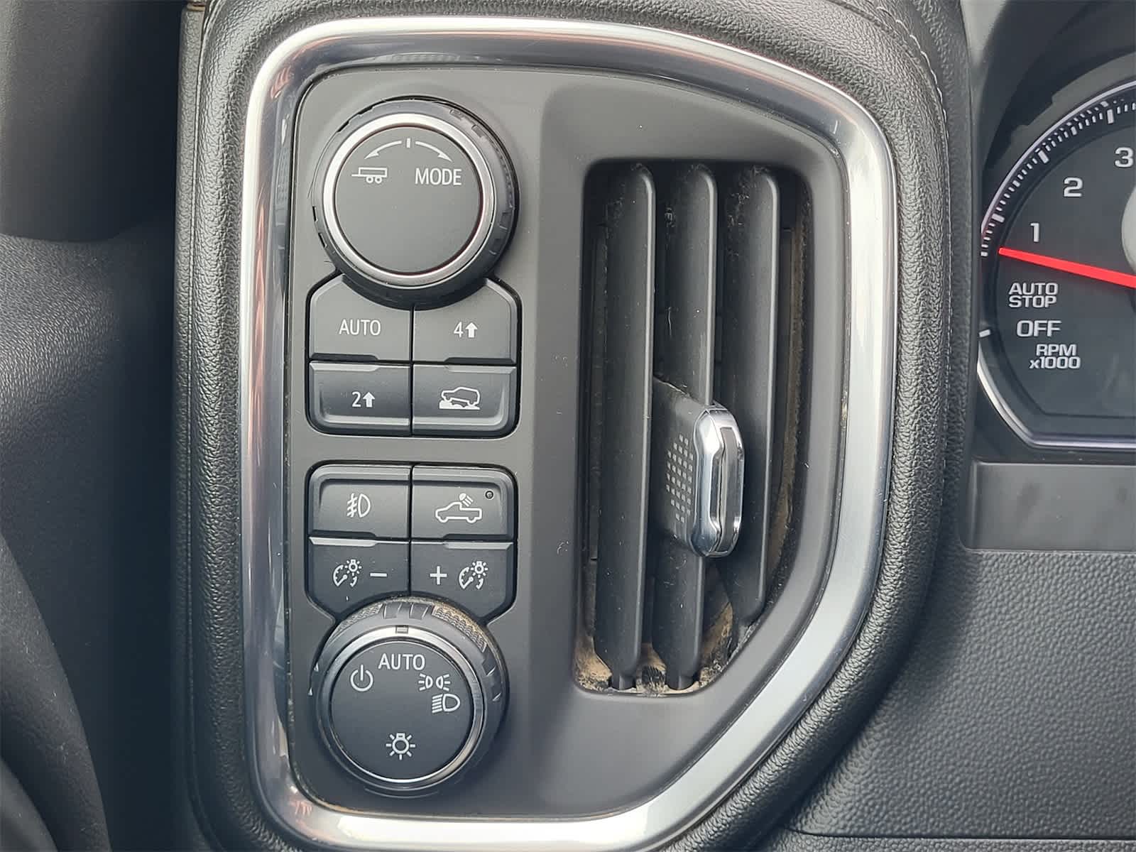 Thumbnail: 2020 Chevrolet Silverado 1500 - 19