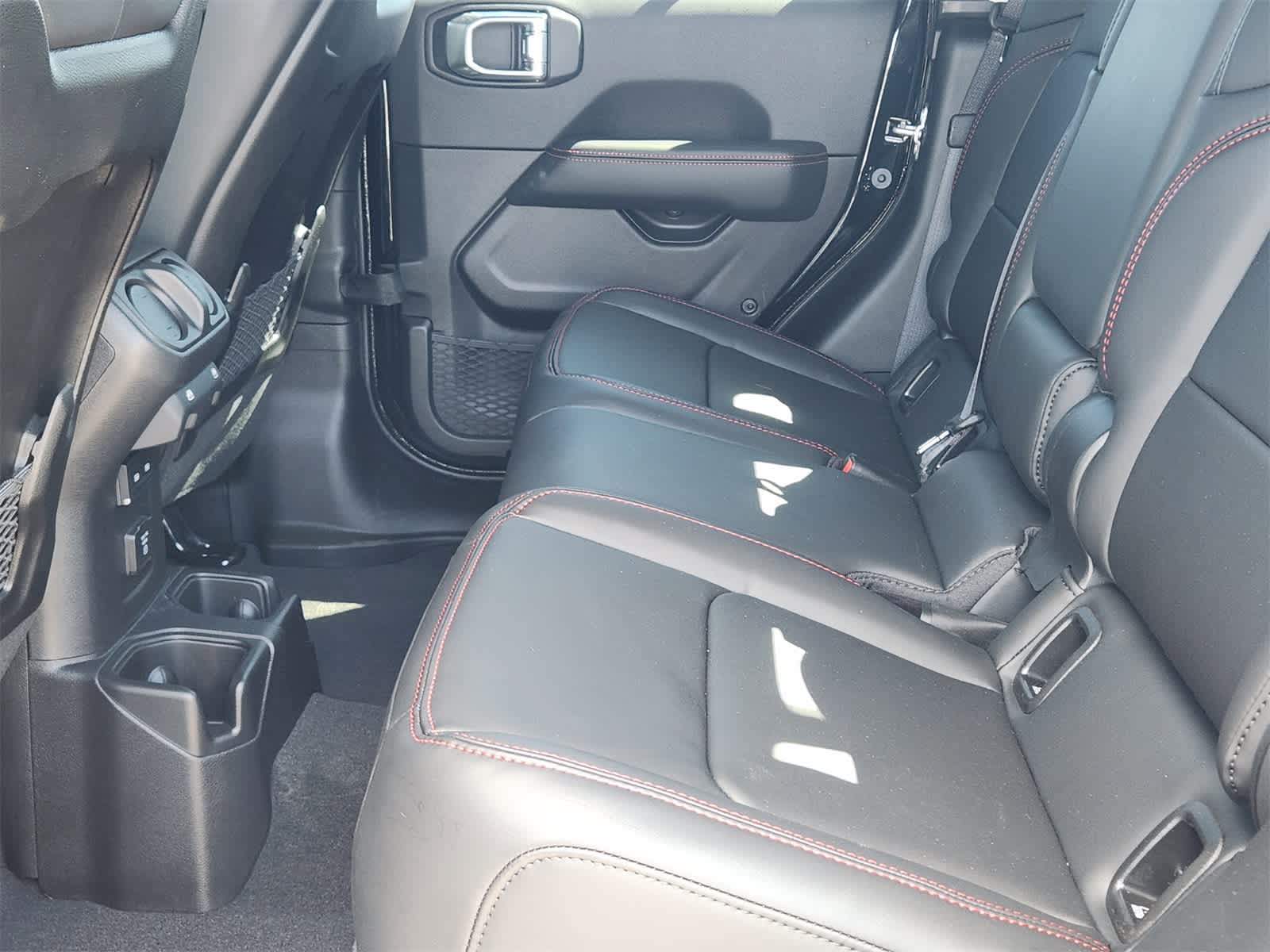 Thumbnail: 2025 Jeep Gladiator - 25