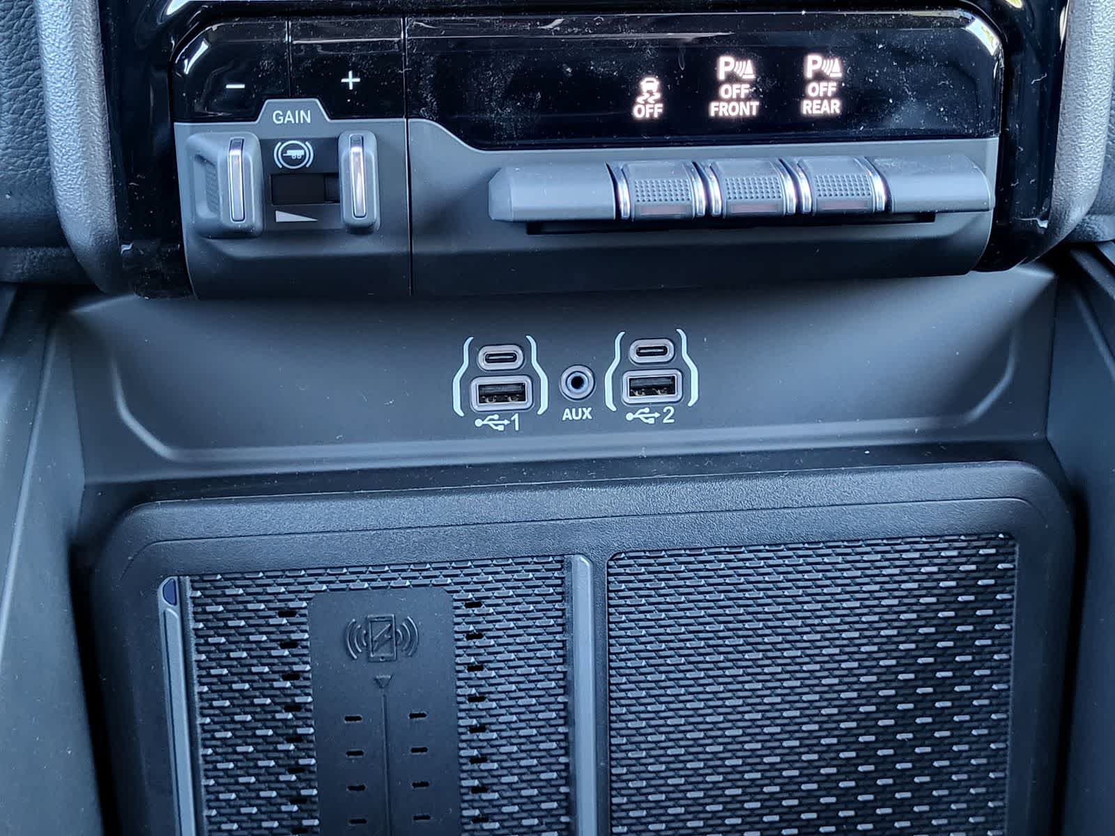 Thumbnail: 2026 RAM 1500 - 18