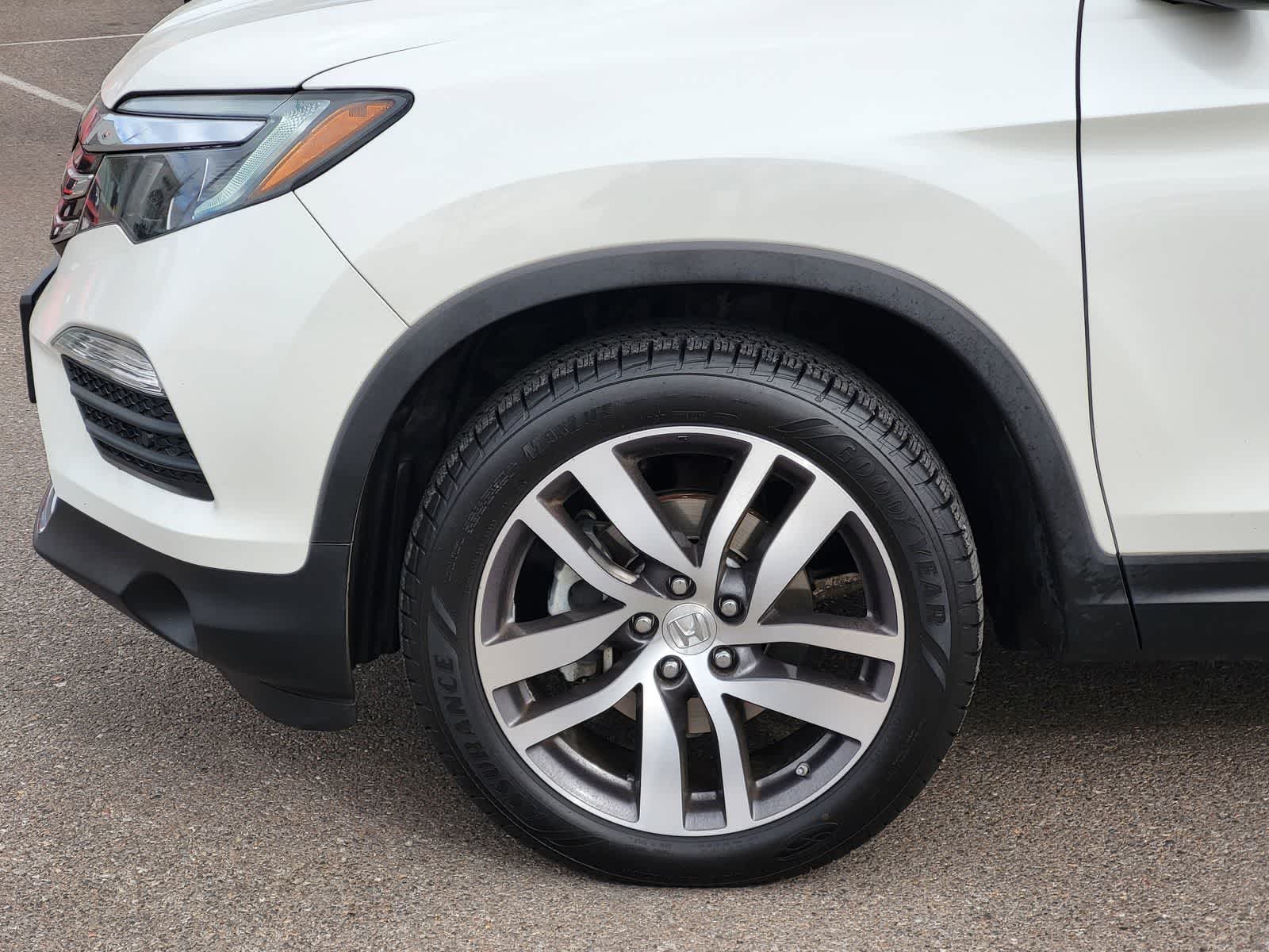 Thumbnail: 2018 Honda Pilot - 9