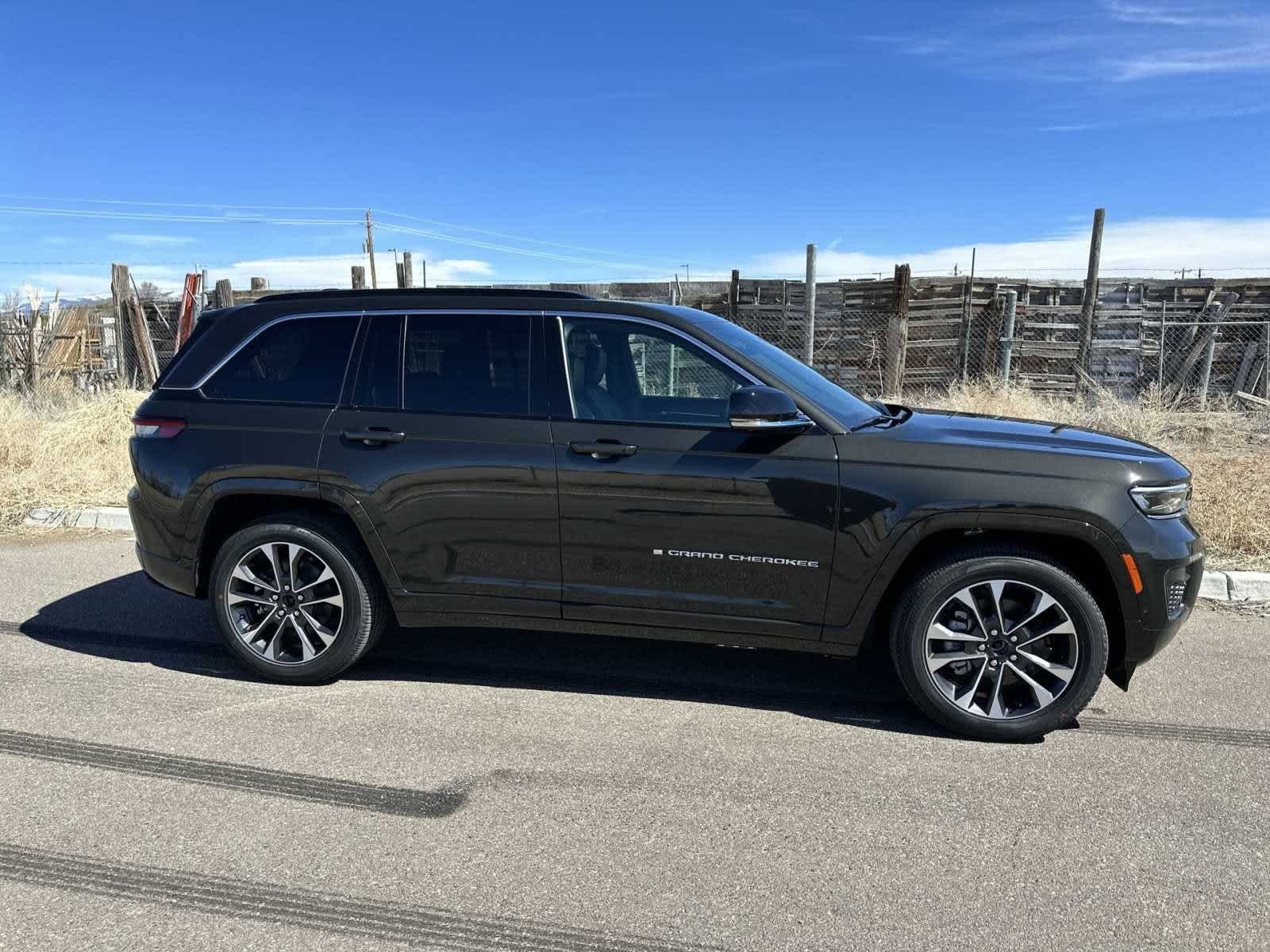 Thumbnail: 2024 Jeep Grand Cherokee - 33