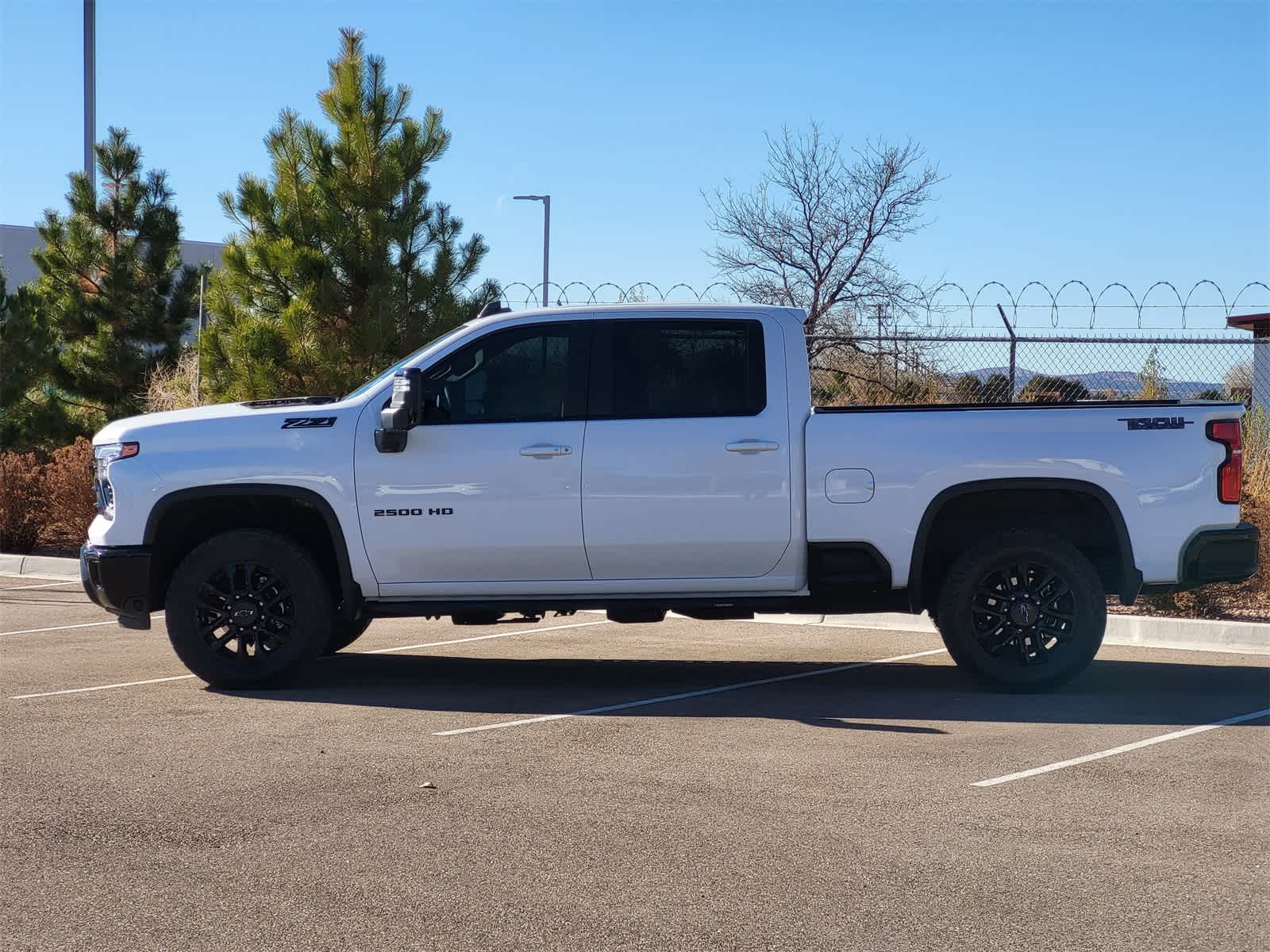 Thumbnail: 2025 Chevrolet Silverado 2500 - 4