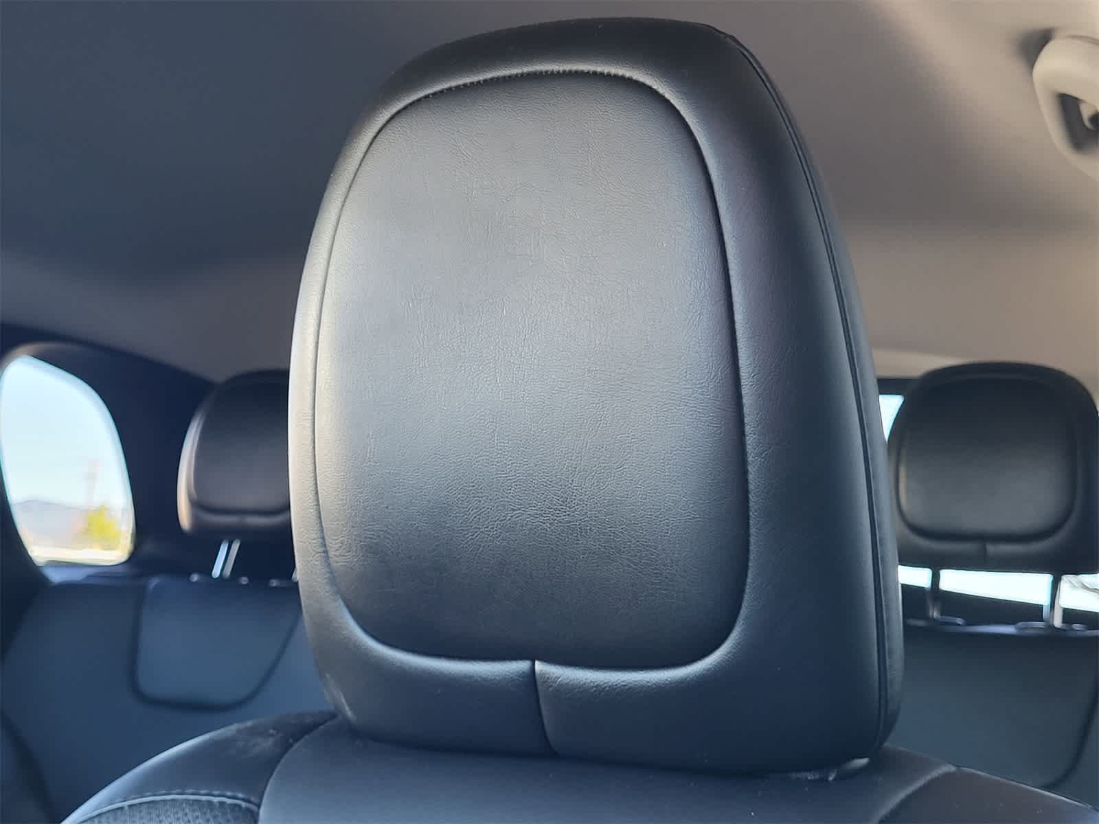 Thumbnail: 2021 Jeep Cherokee - 14