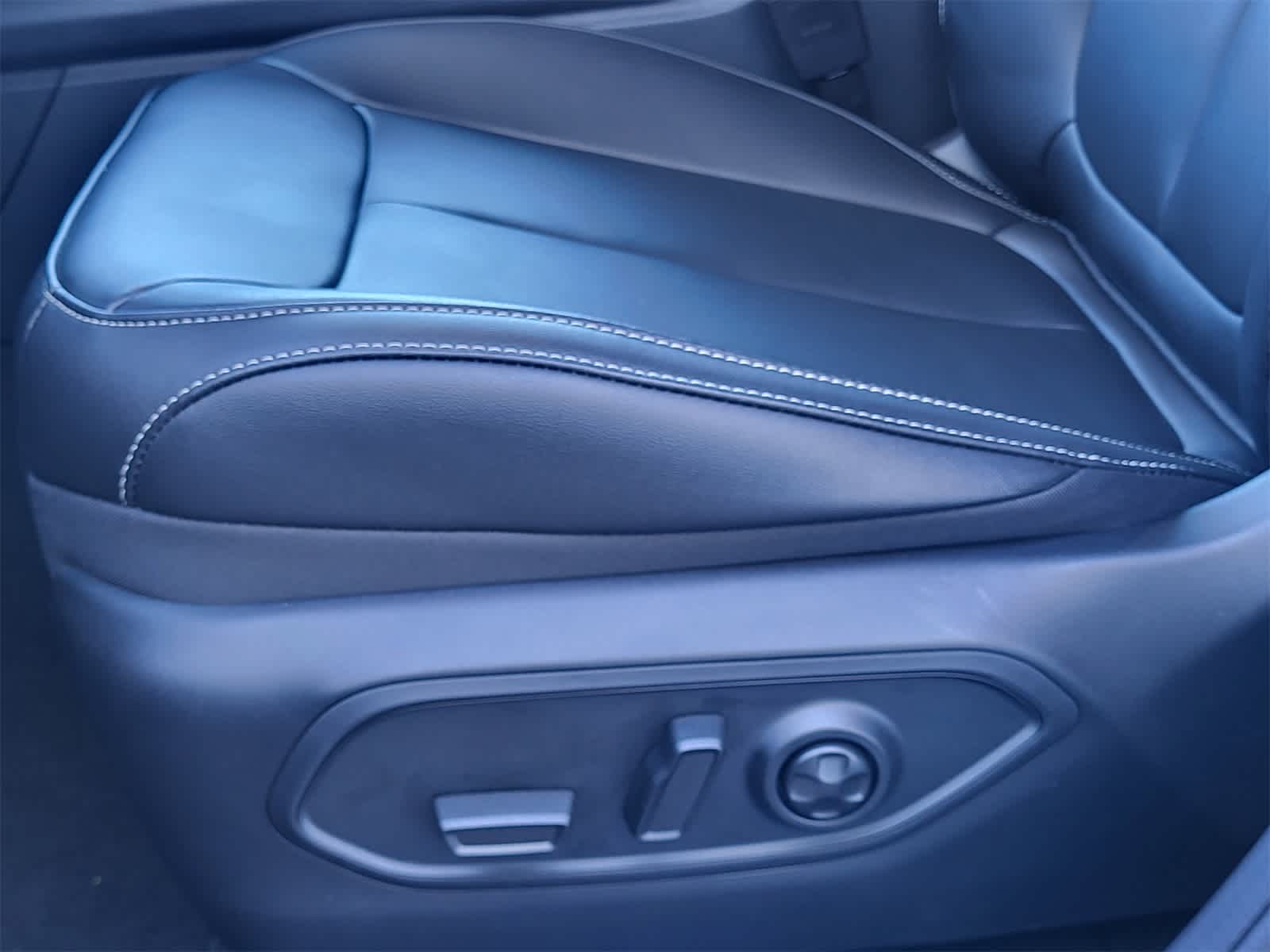 Thumbnail: 2025 Jeep Grand Cherokee - 17