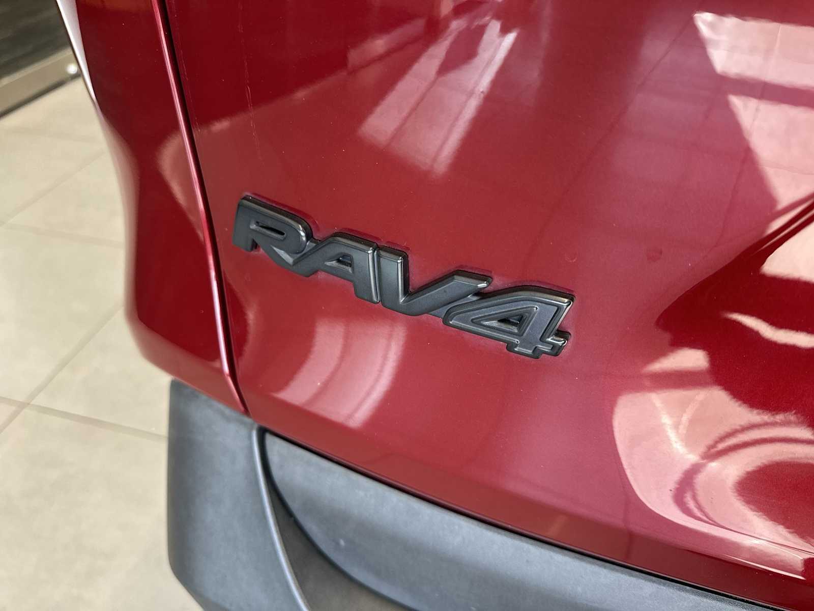 Thumbnail: 2020 Toyota RAV4 - 14