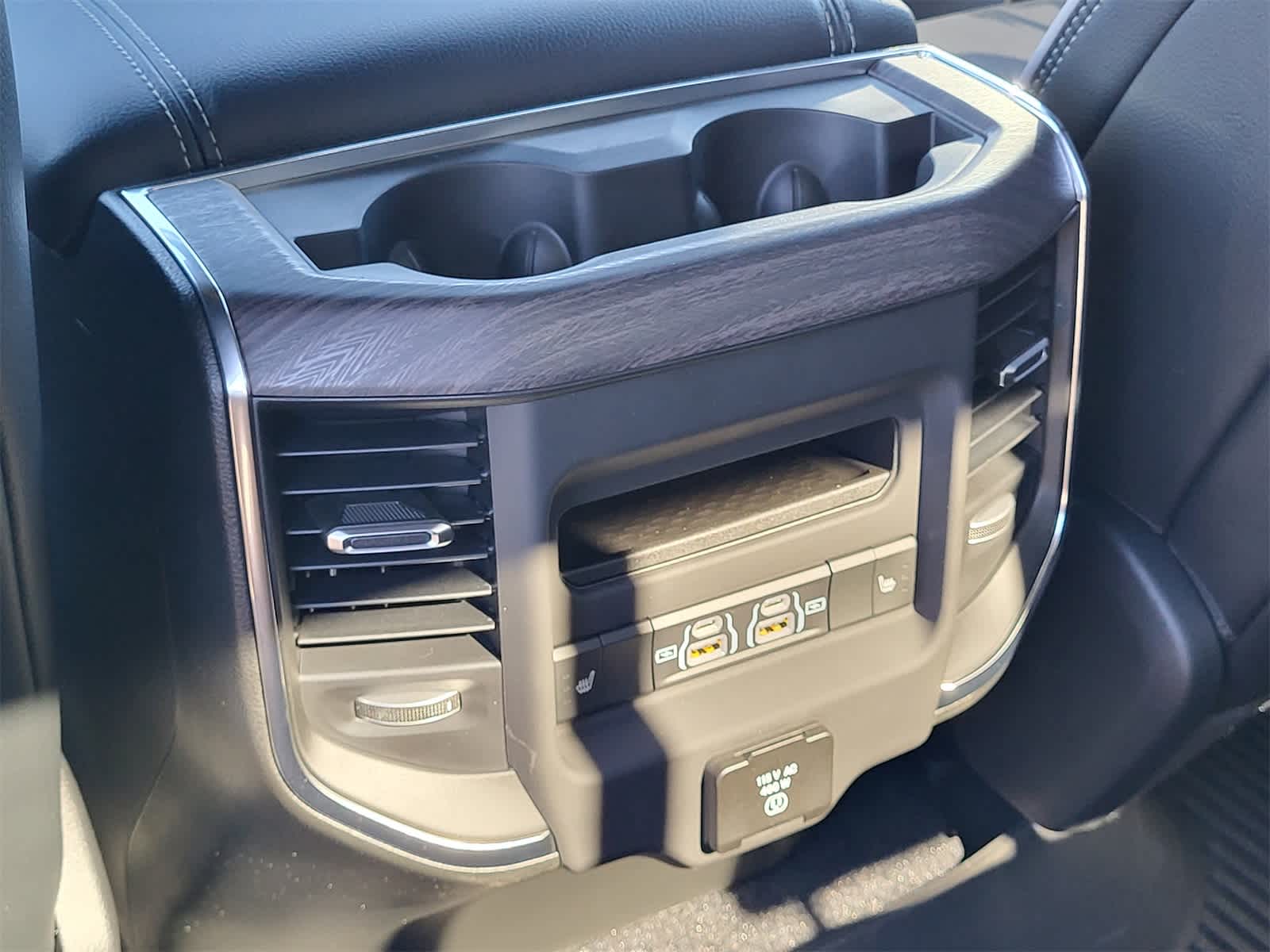 Thumbnail: 2026 RAM 1500 - 18