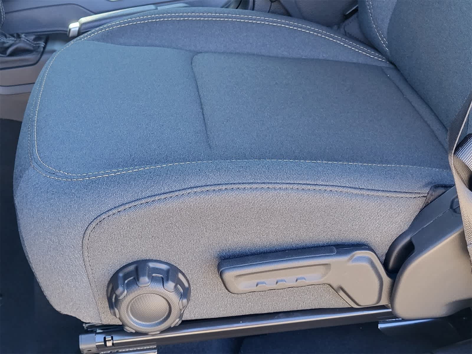 Thumbnail: 2025 Jeep Gladiator - 15