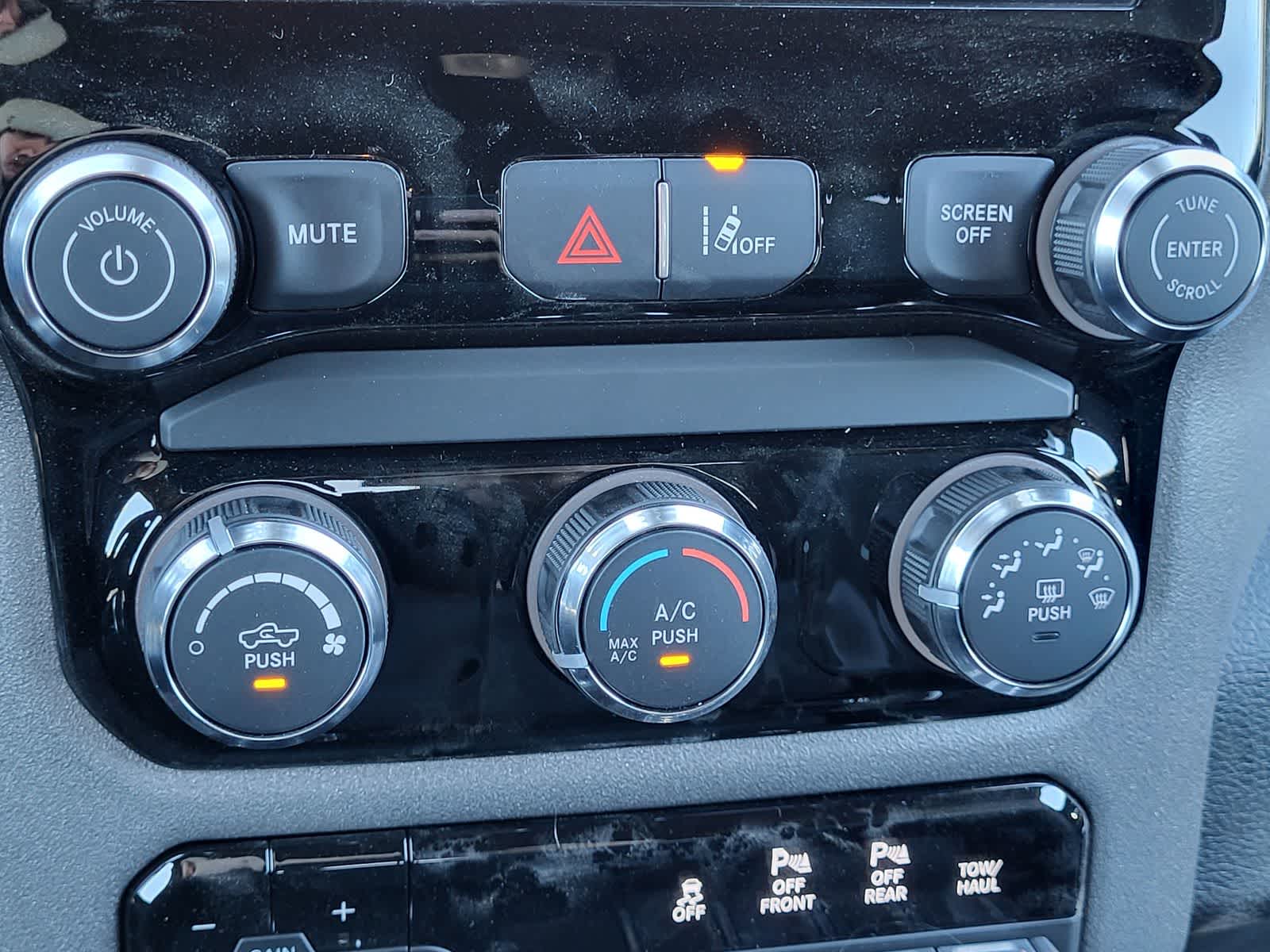 Thumbnail: 2026 RAM 1500 - 19