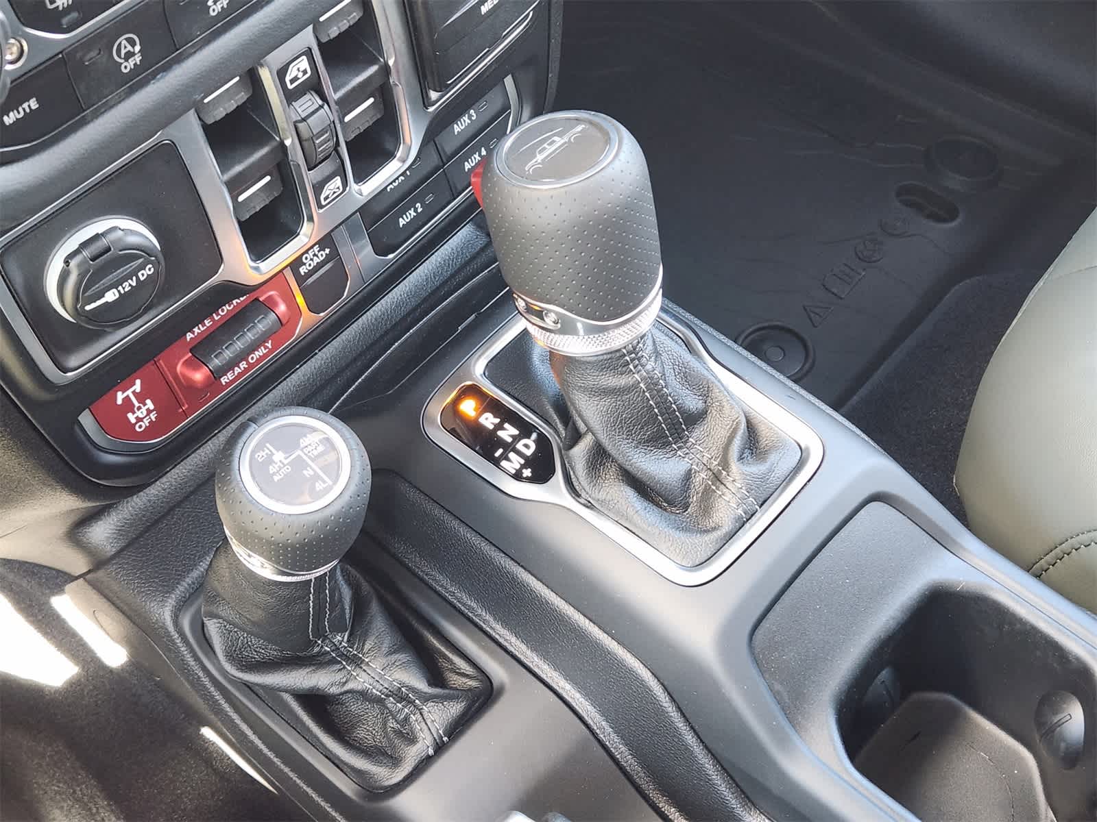 Thumbnail: 2025 Jeep Gladiator - 19