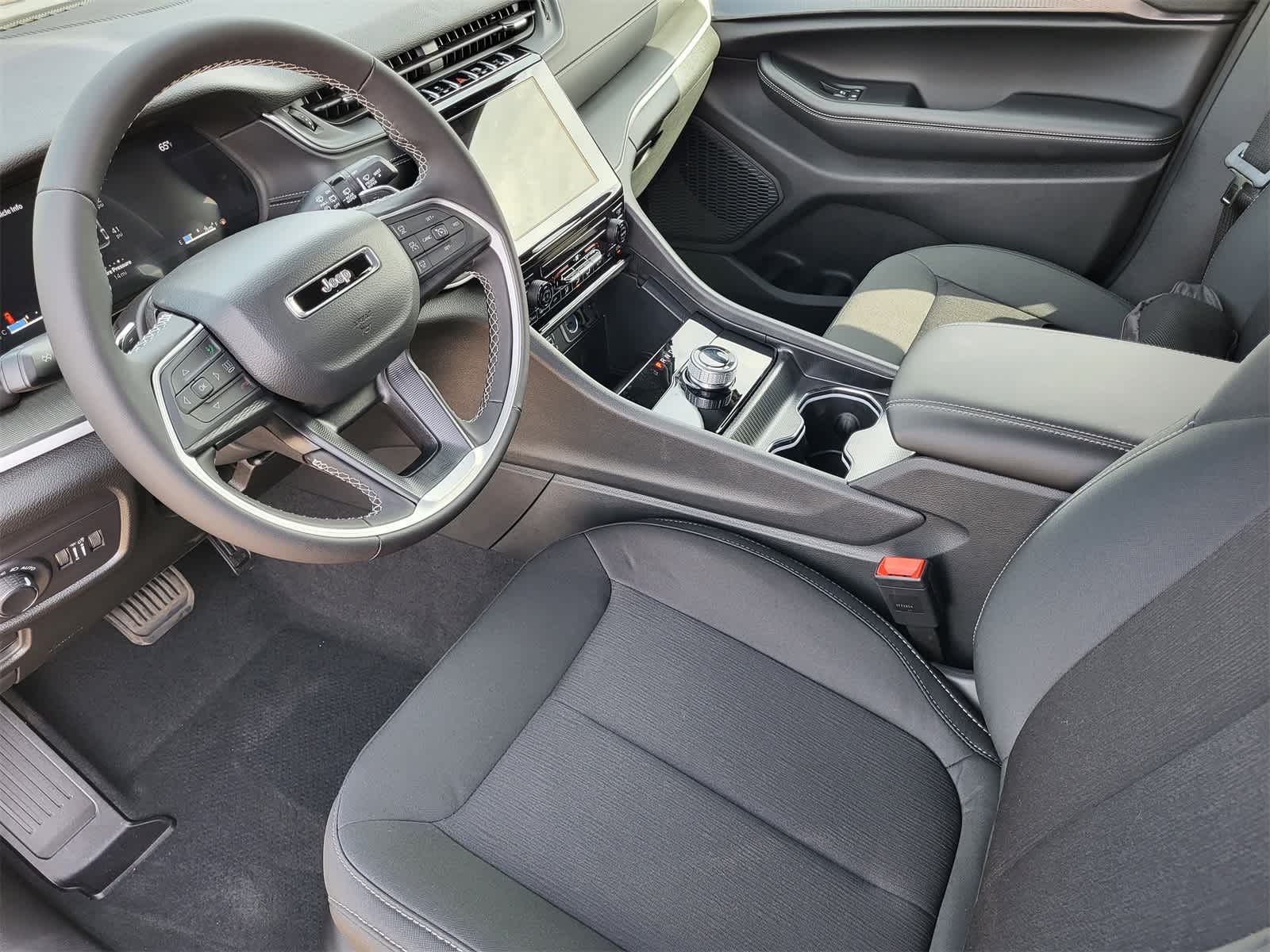 Thumbnail: 2025 Jeep Grand Cherokee L - 9