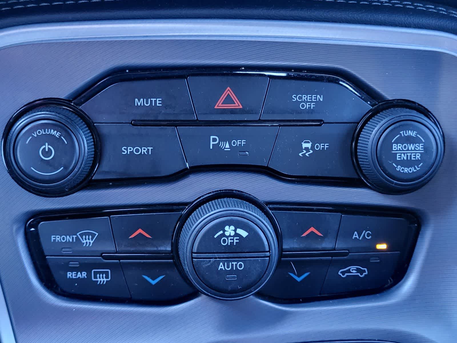 Thumbnail: 2019 Dodge Challenger - 22