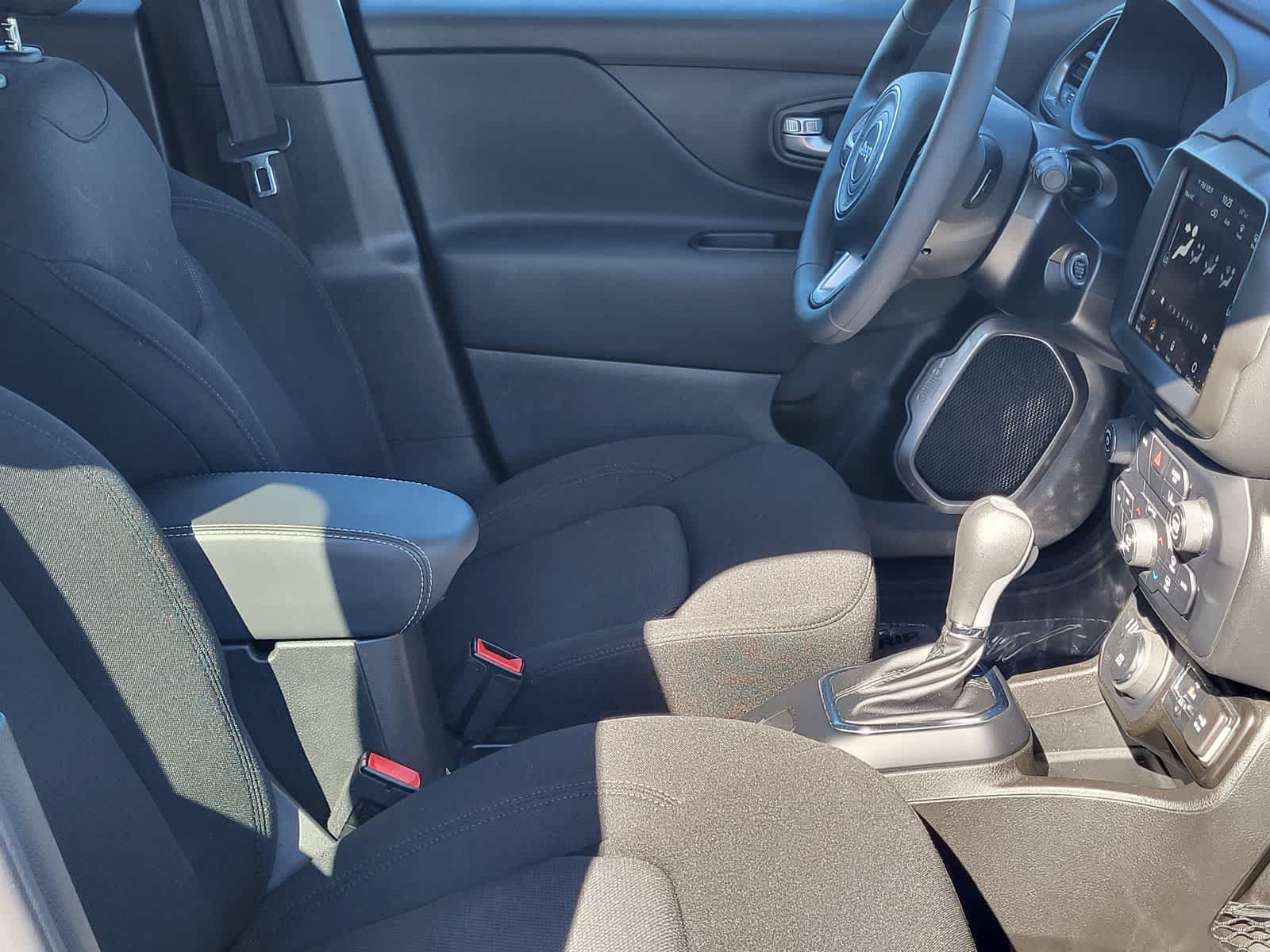 Thumbnail: 2023 Jeep Renegade - 27