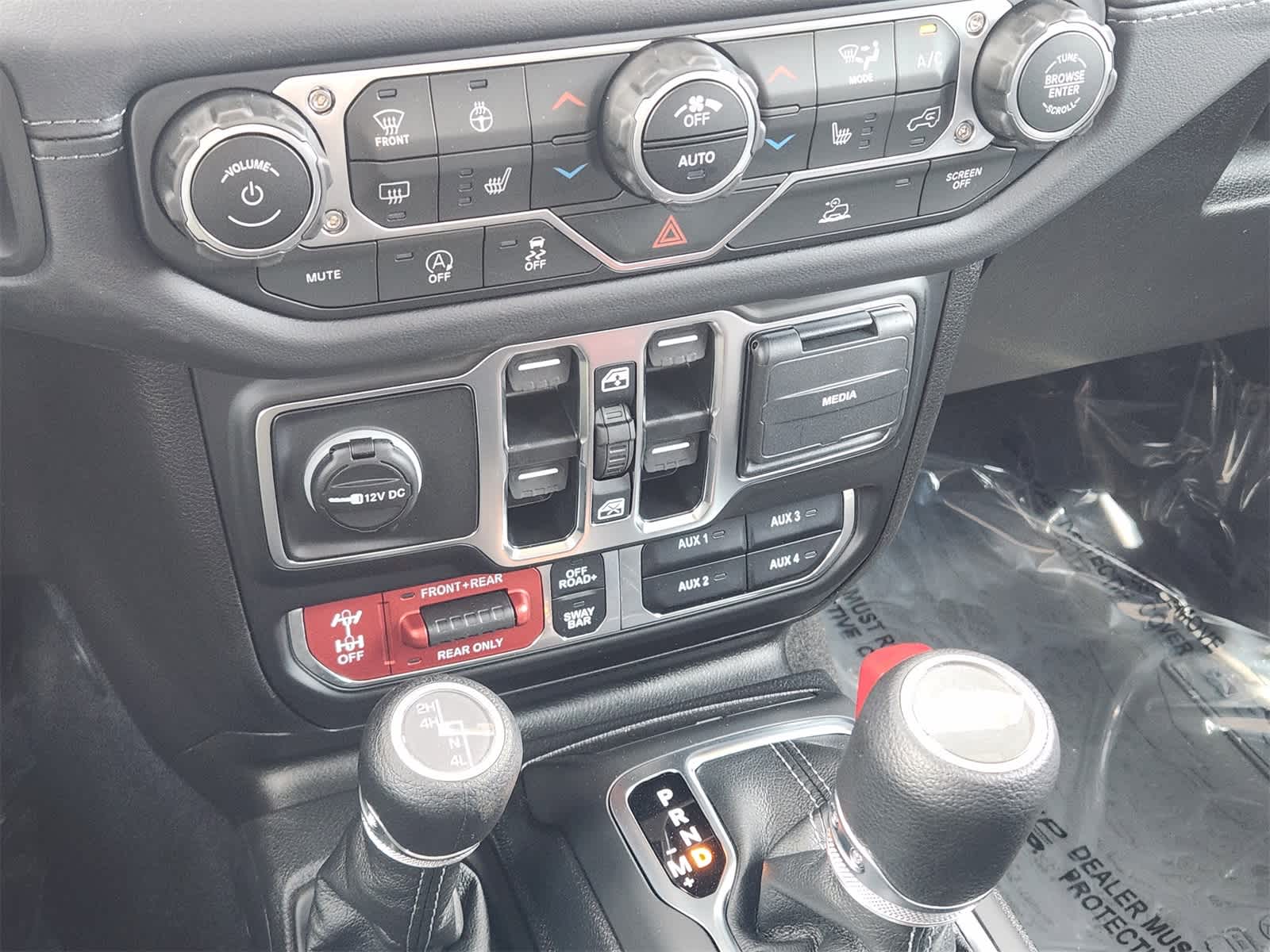 Thumbnail: 2025 Jeep Gladiator - 16