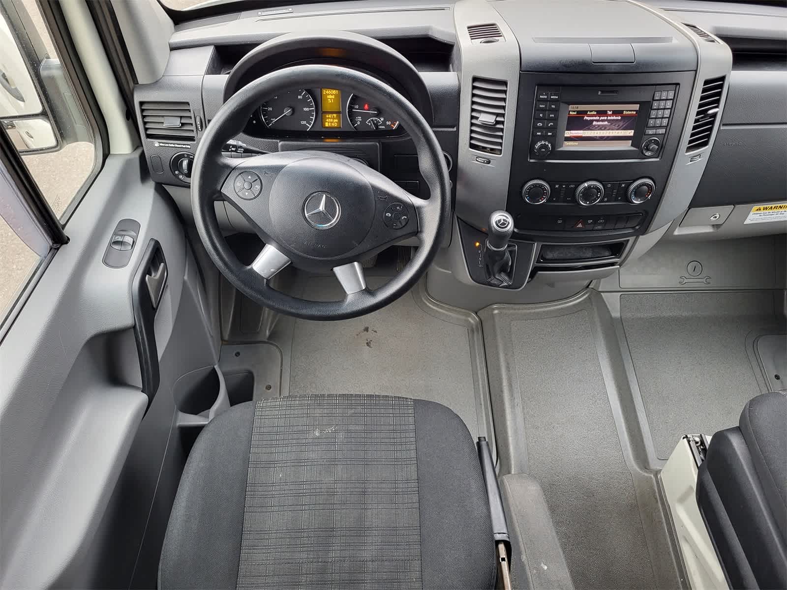 Thumbnail: 2015 Mercedes-Benz Sprinter - 24