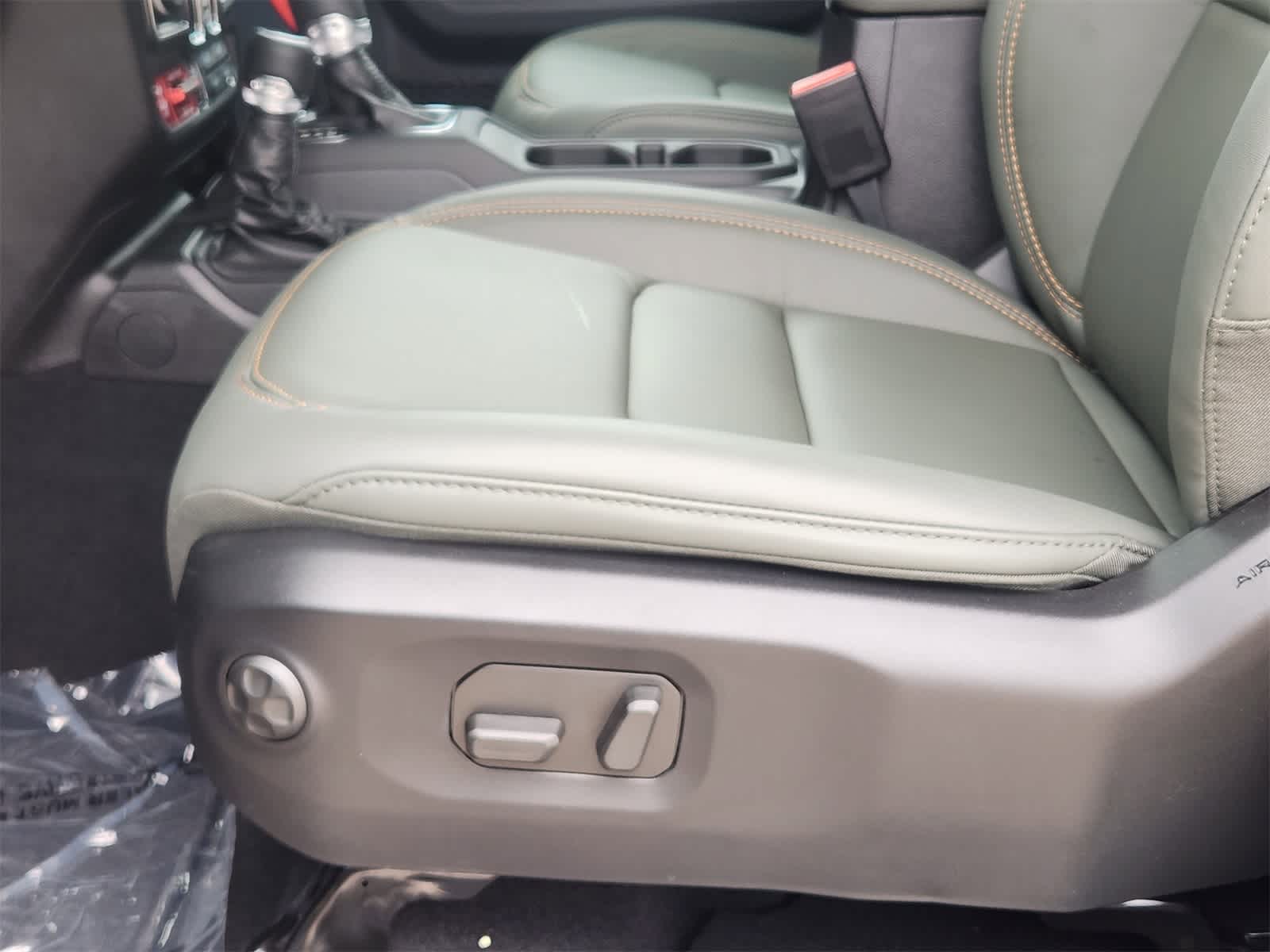 Thumbnail: 2025 Jeep Gladiator - 19