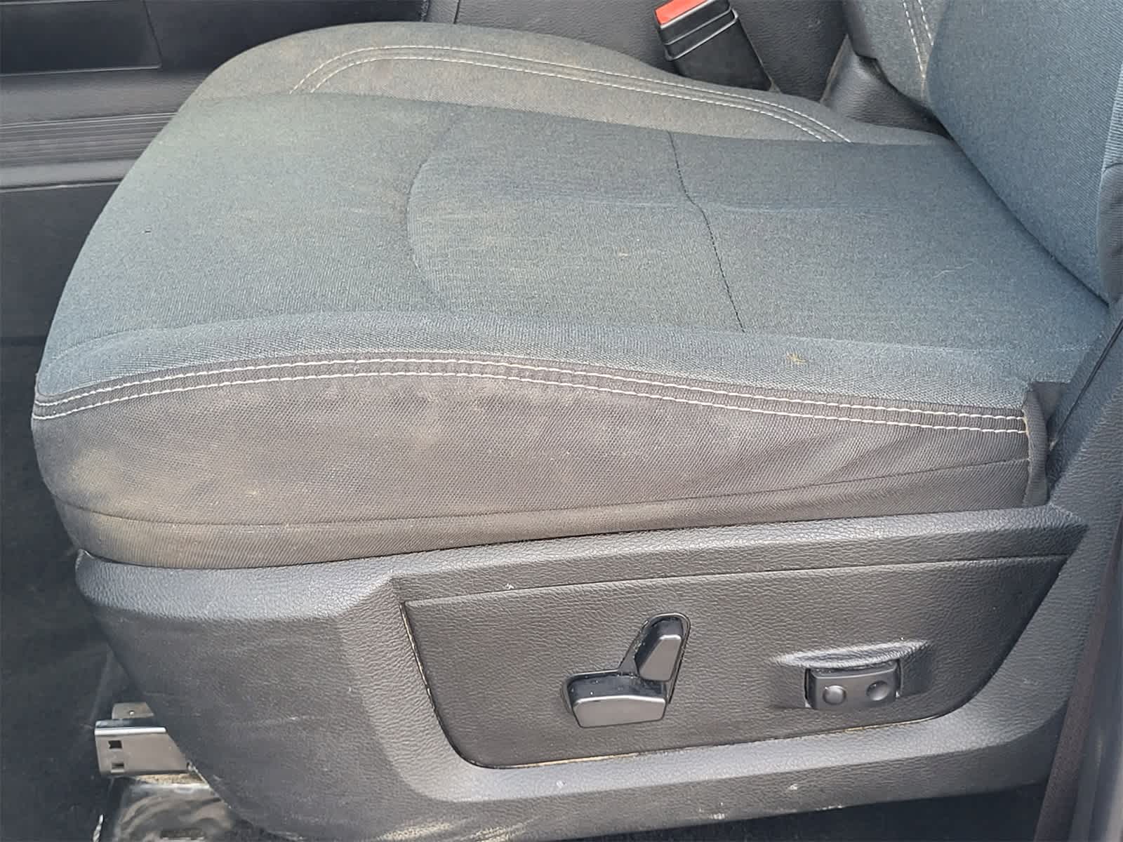 Thumbnail: 2023 RAM 1500 Classic - 22