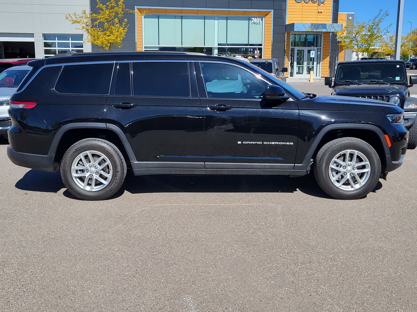 Thumbnail: 2024 Jeep Grand Cherokee L - 4