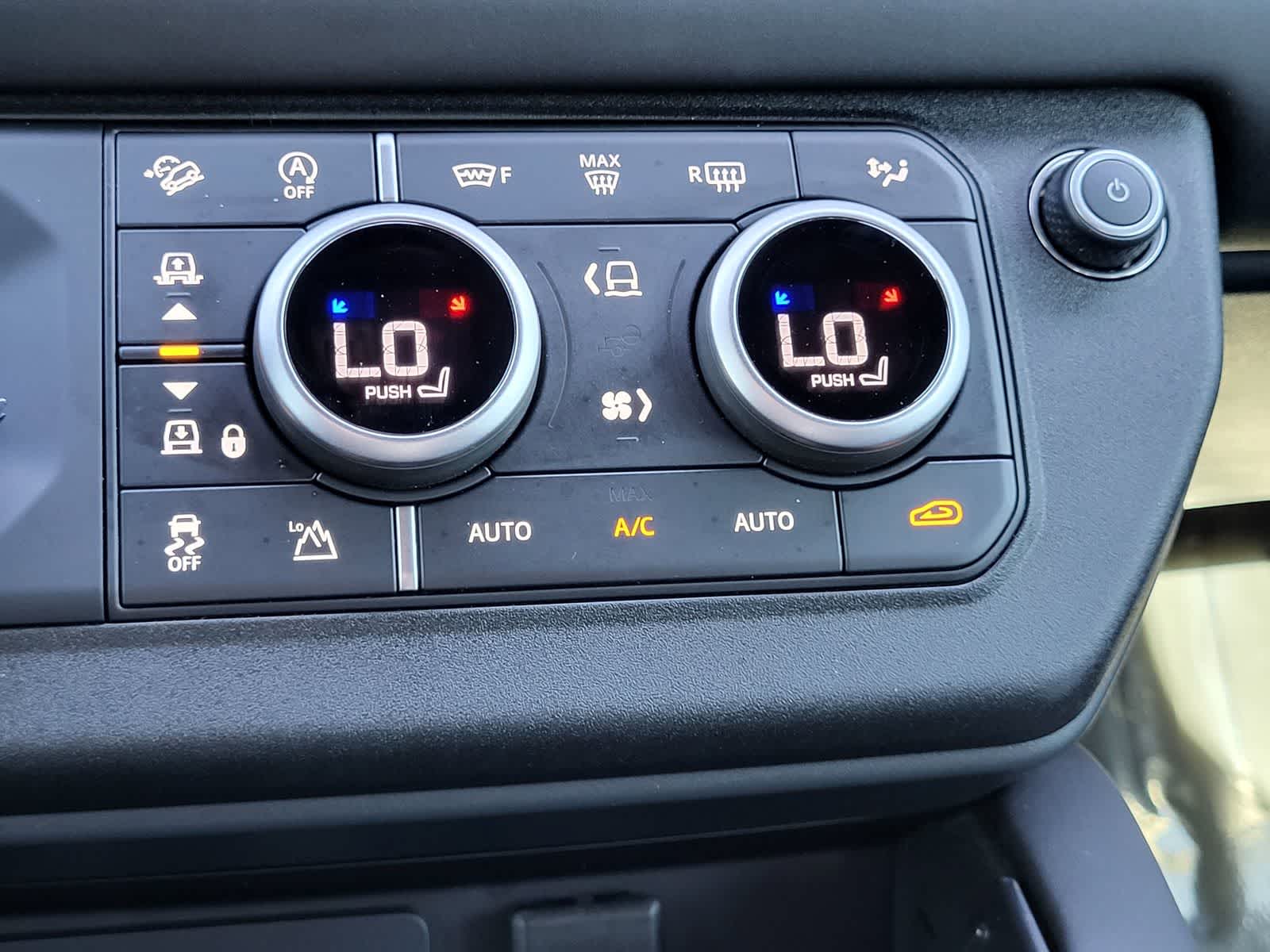 Thumbnail: 2024 Land Rover Defender - 21