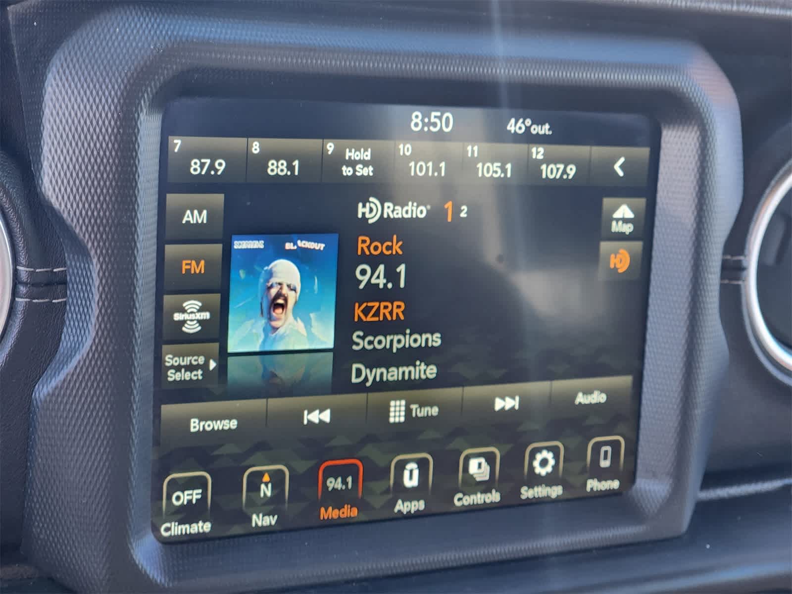 Thumbnail: 2020 Jeep Gladiator - 20