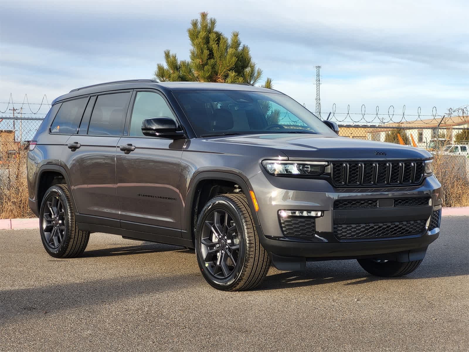 Thumbnail: 2025 Jeep Grand Cherokee L - 3