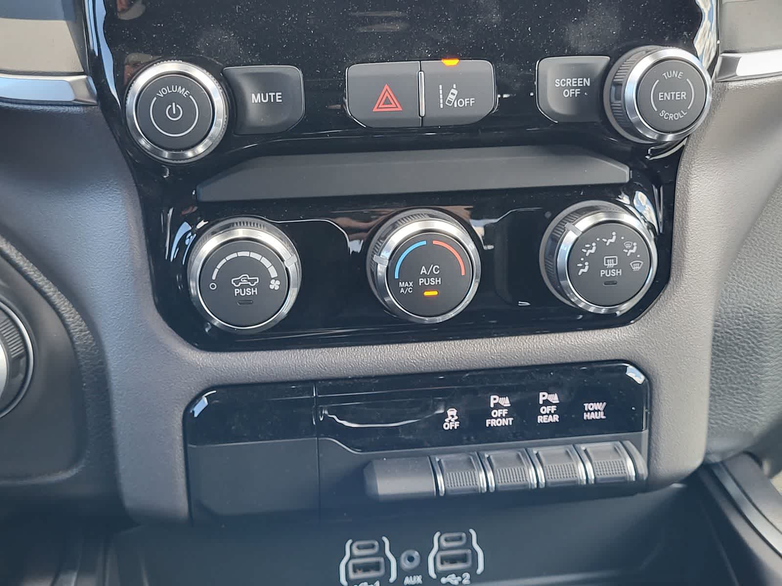 Thumbnail: 2026 RAM 1500 - 17