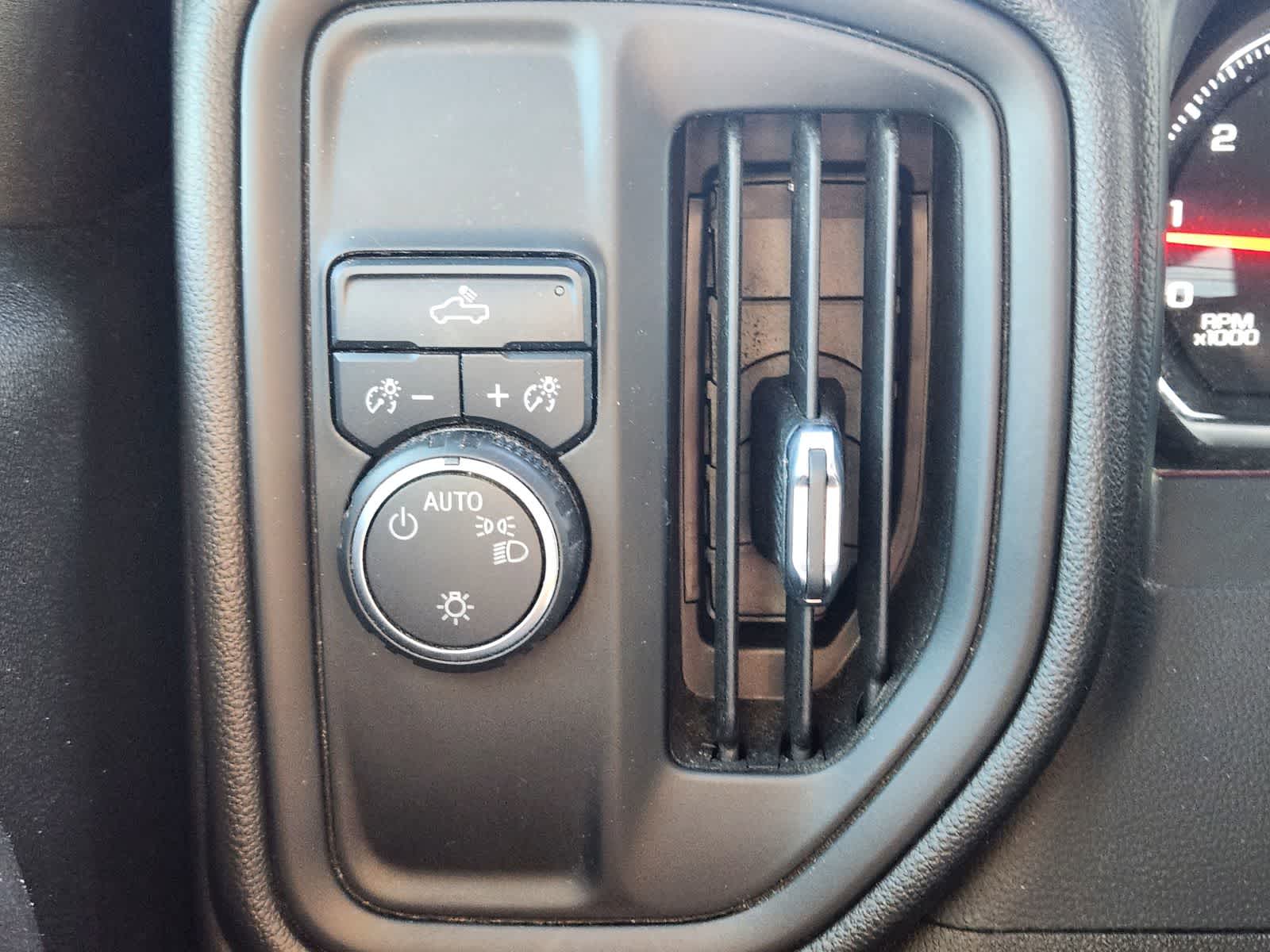 Thumbnail: 2020 Chevrolet Silverado 1500 - 15