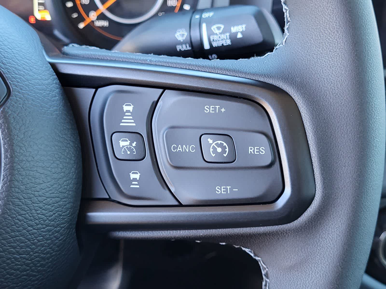 Thumbnail: 2026 Jeep Gladiator - 16