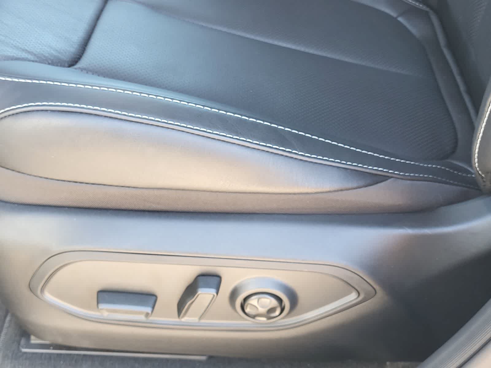 Thumbnail: 2026 Jeep Grand Cherokee L - 8