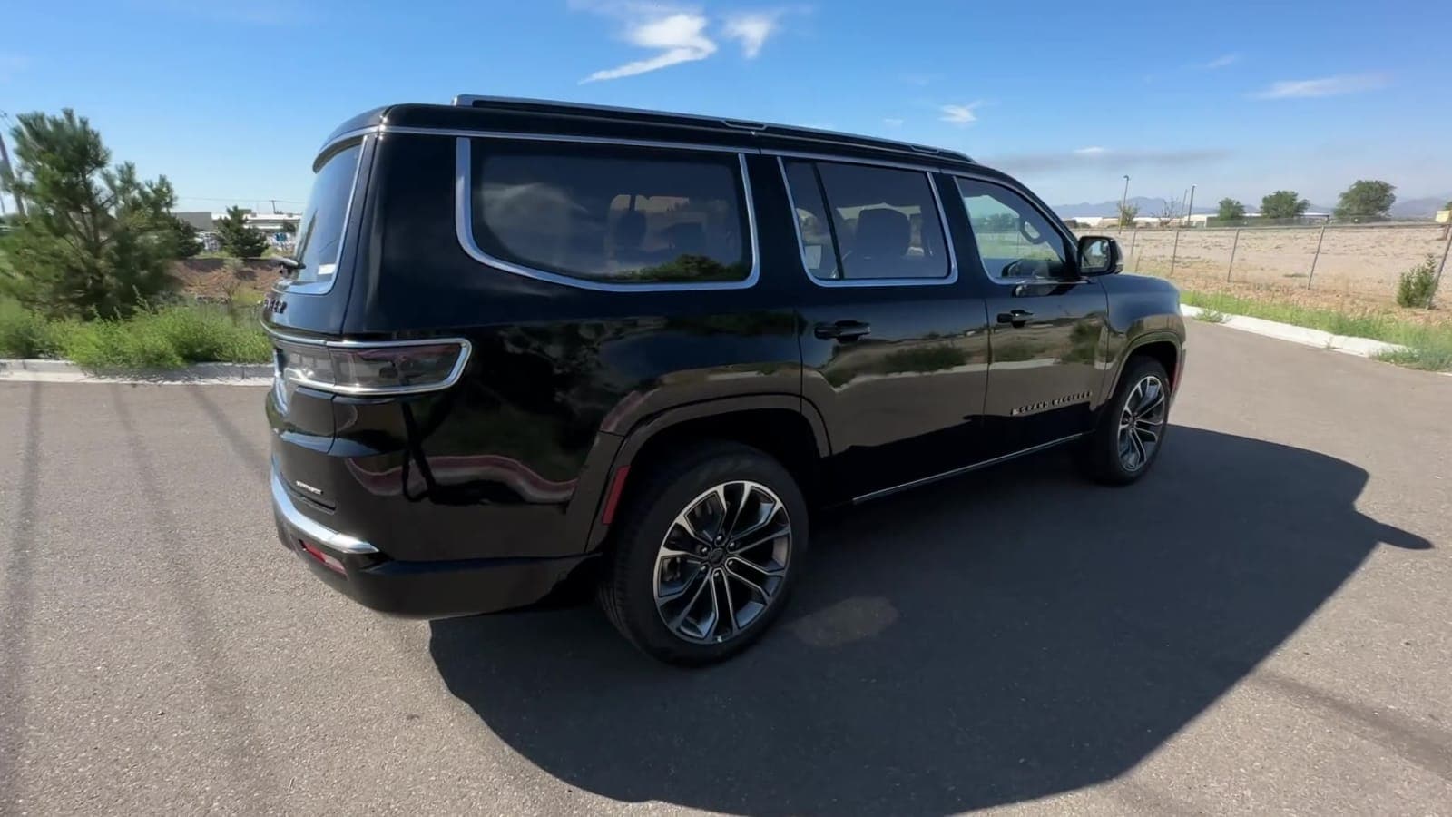 2023 Jeep Grand Wagoneer Series III 10