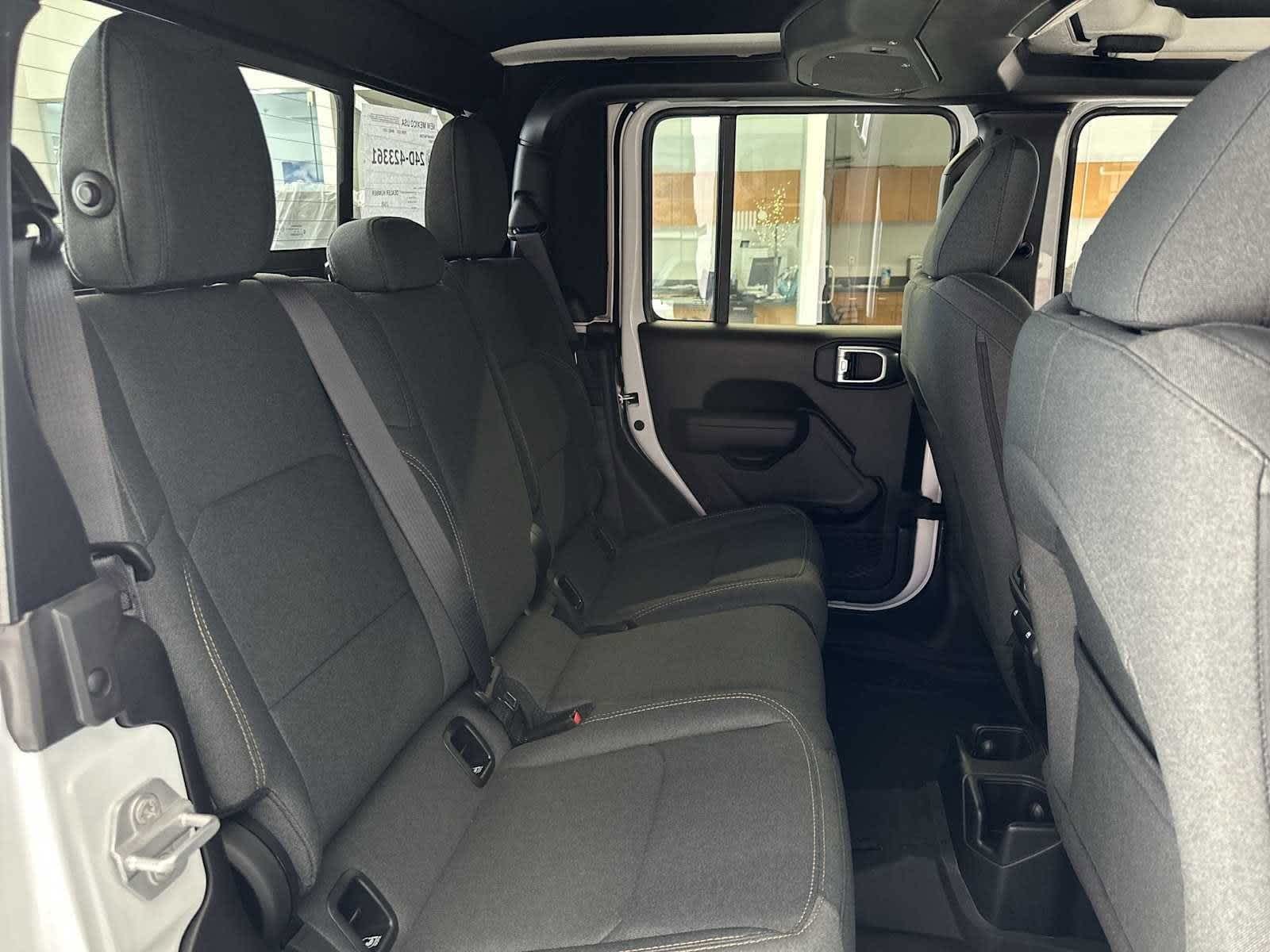 Thumbnail: 2025 Jeep Gladiator - 22