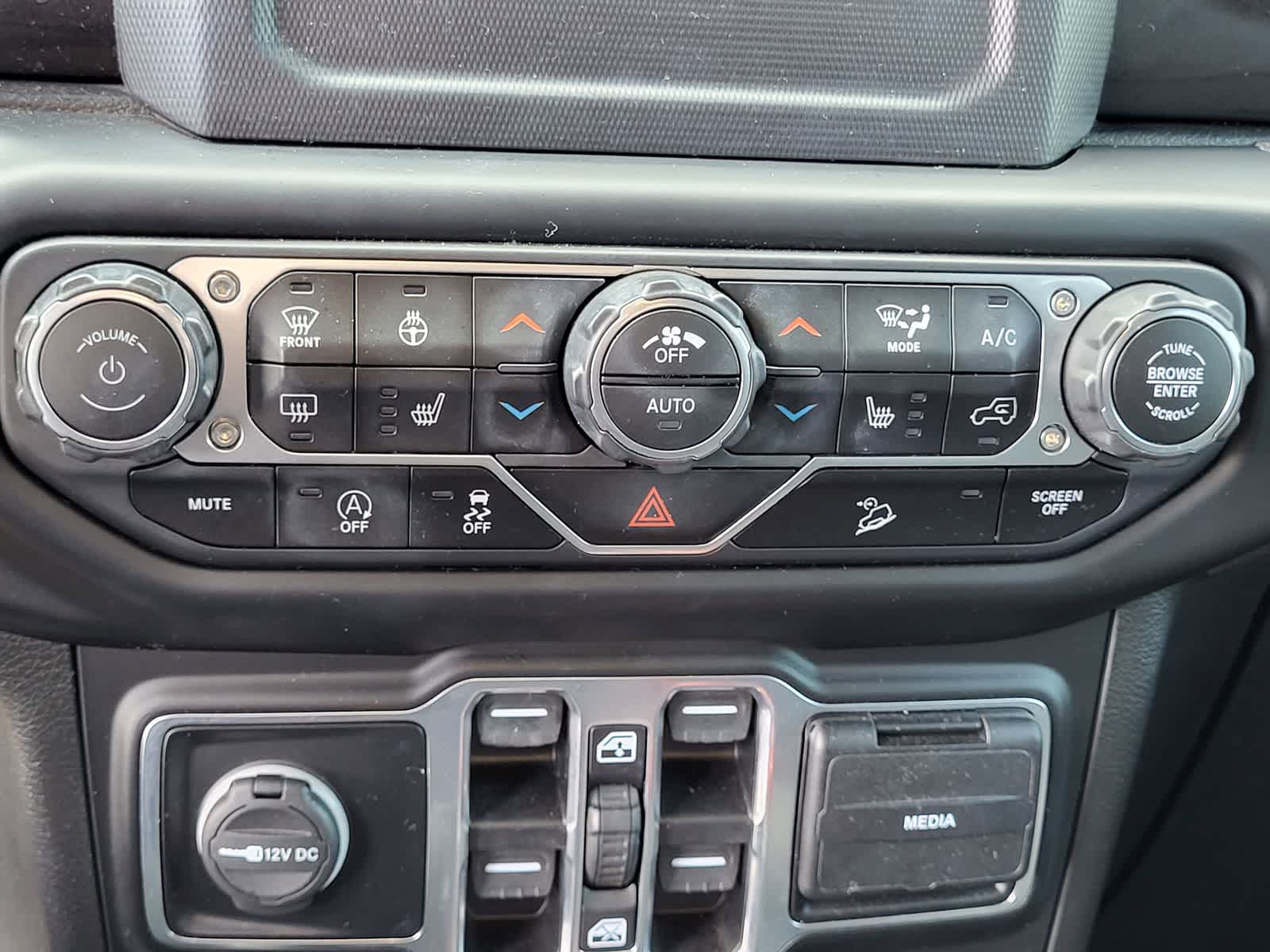 Thumbnail: 2020 Jeep Wrangler - 21