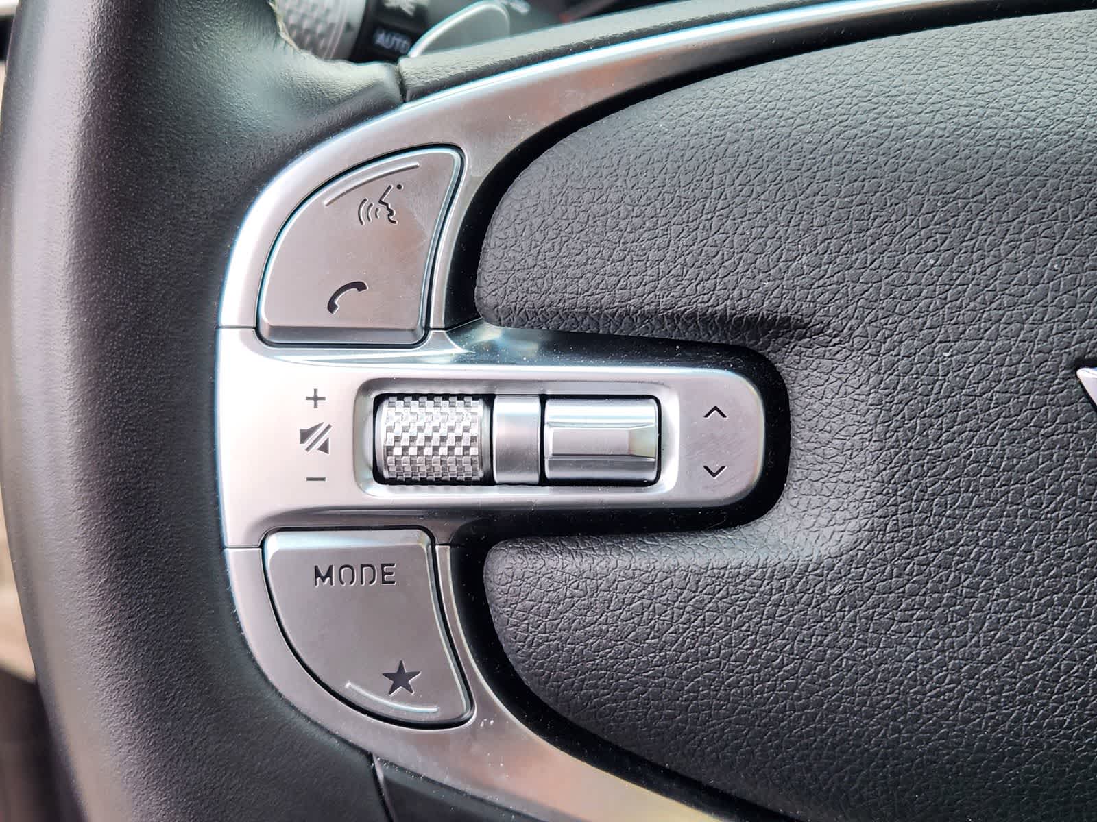 Thumbnail: 2022 Genesis GV70 - 18