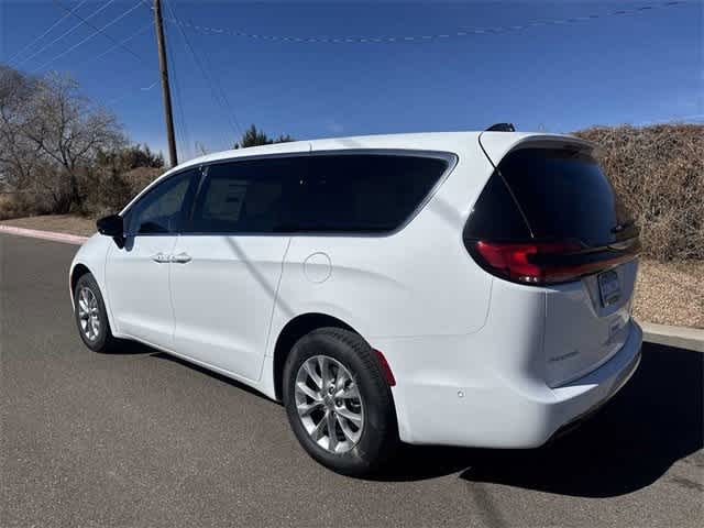 Thumbnail: 2025 Chrysler Pacifica - 12