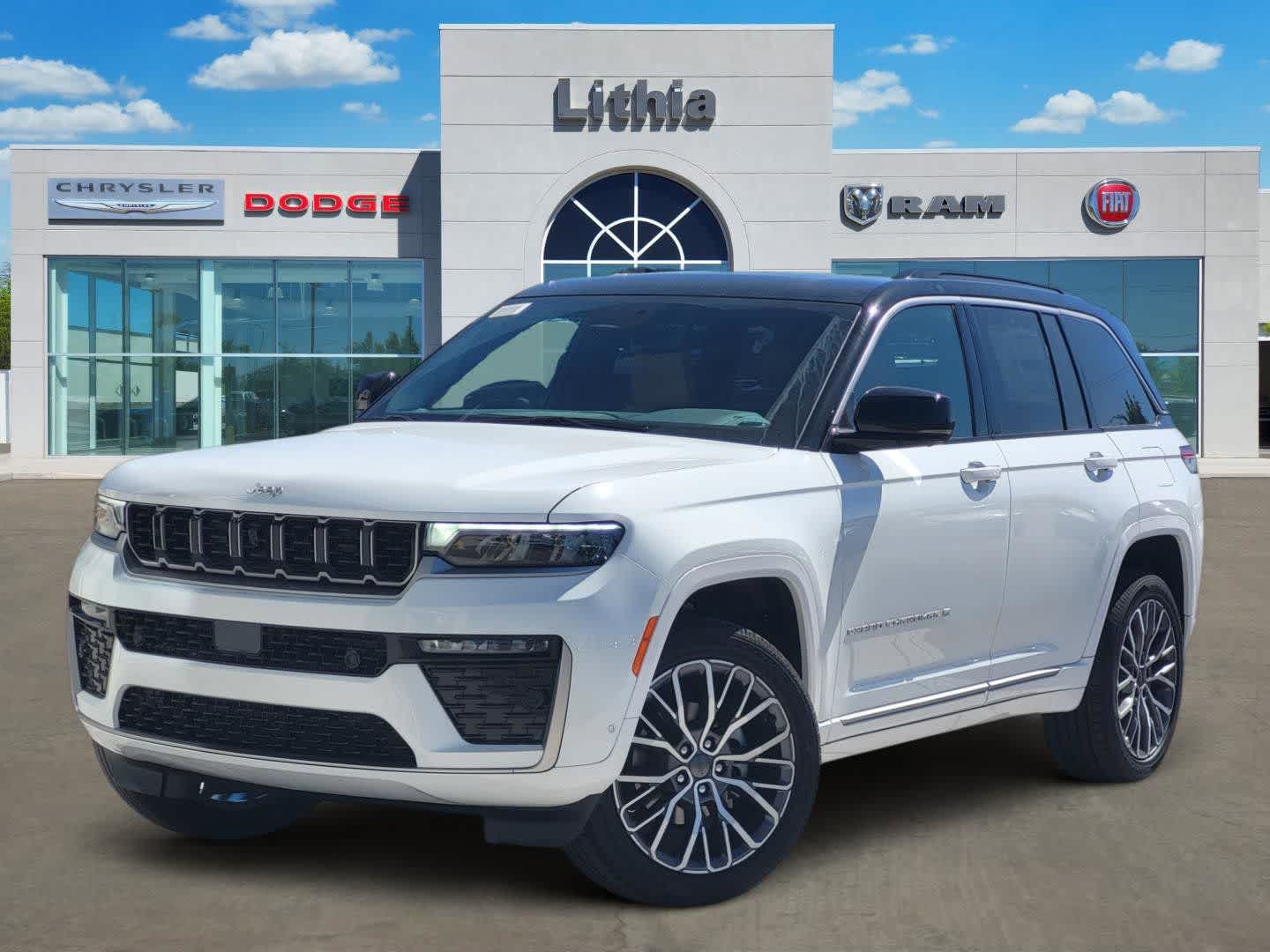 2026 Jeep Grand Cherokee Summit 4x4's photo