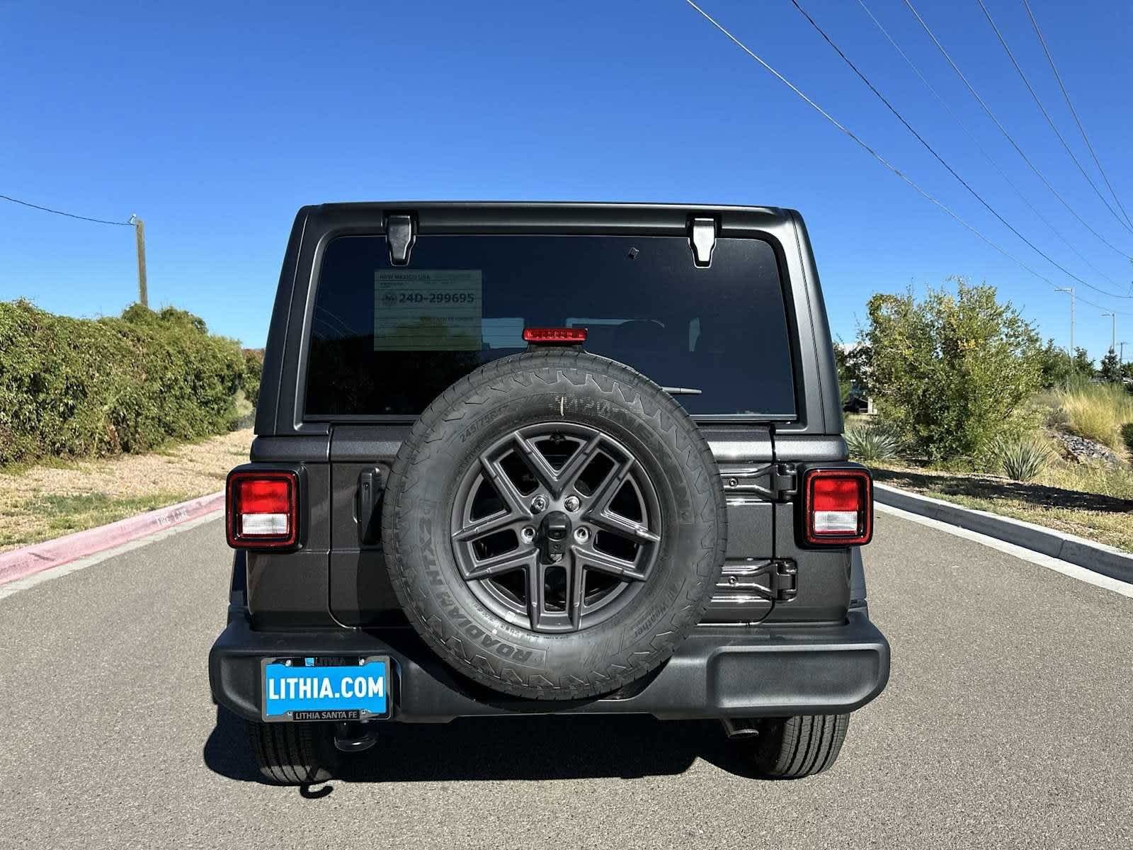 Thumbnail: 2024 Jeep Wrangler - 15