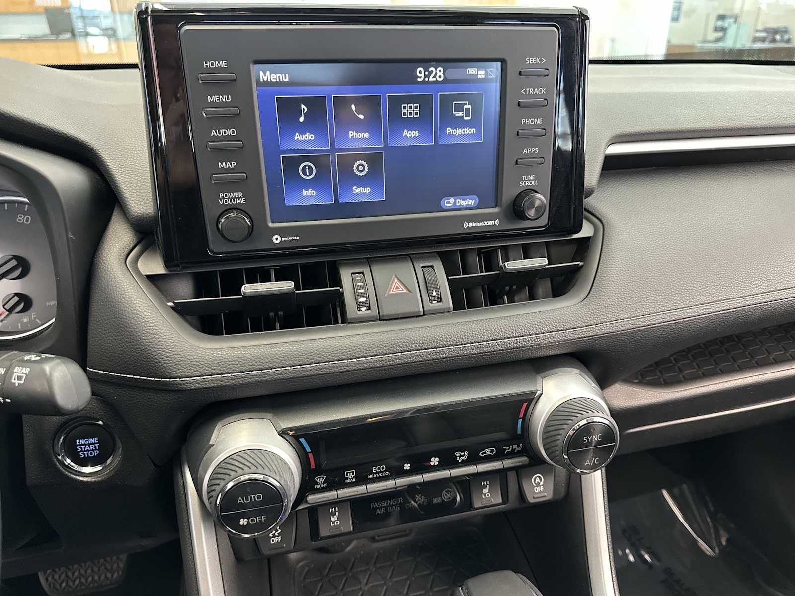 Thumbnail: 2020 Toyota RAV4 - 22