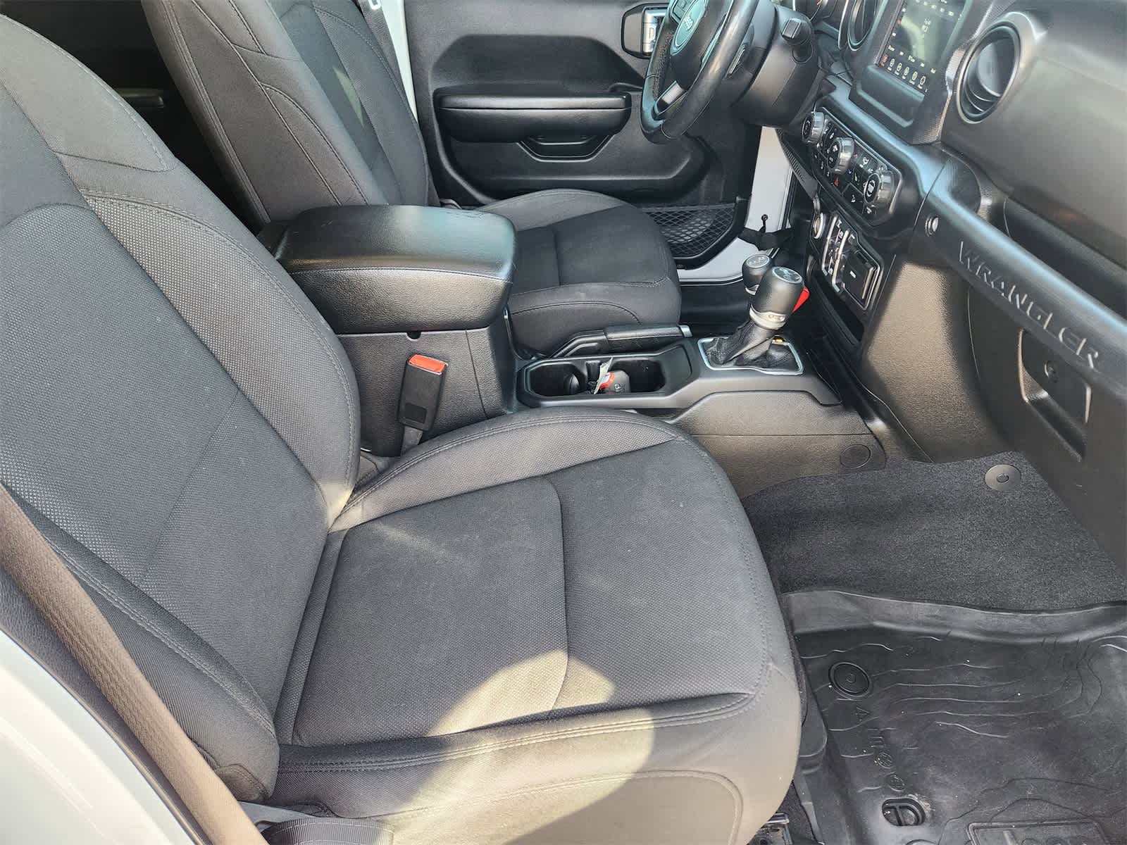 Thumbnail: 2020 Jeep Wrangler - 31