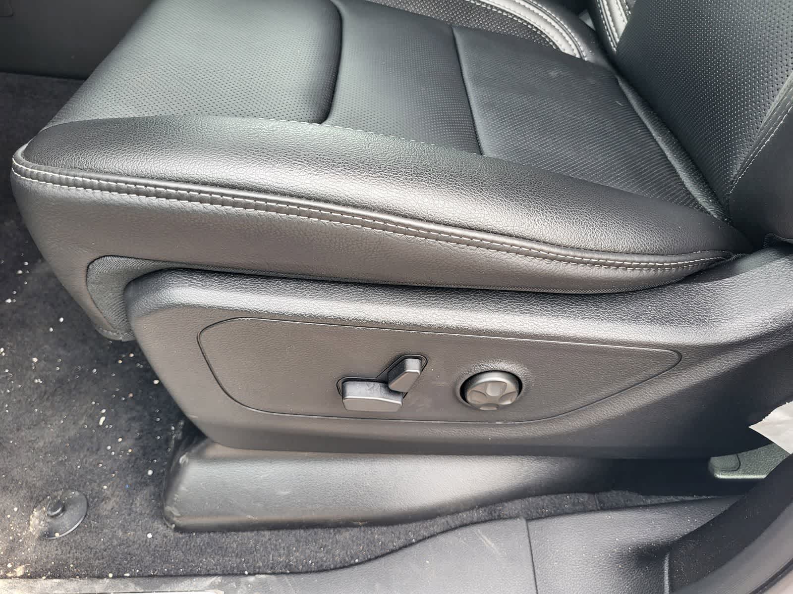 Thumbnail: 2026 RAM 1500 - 9