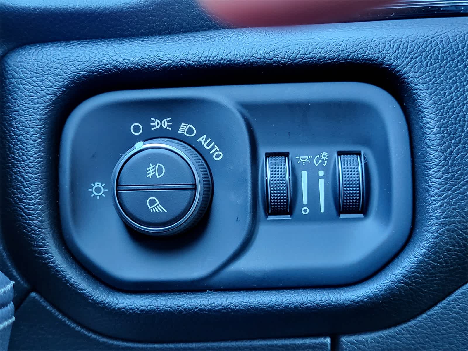 Thumbnail: 2026 RAM 1500 - 15