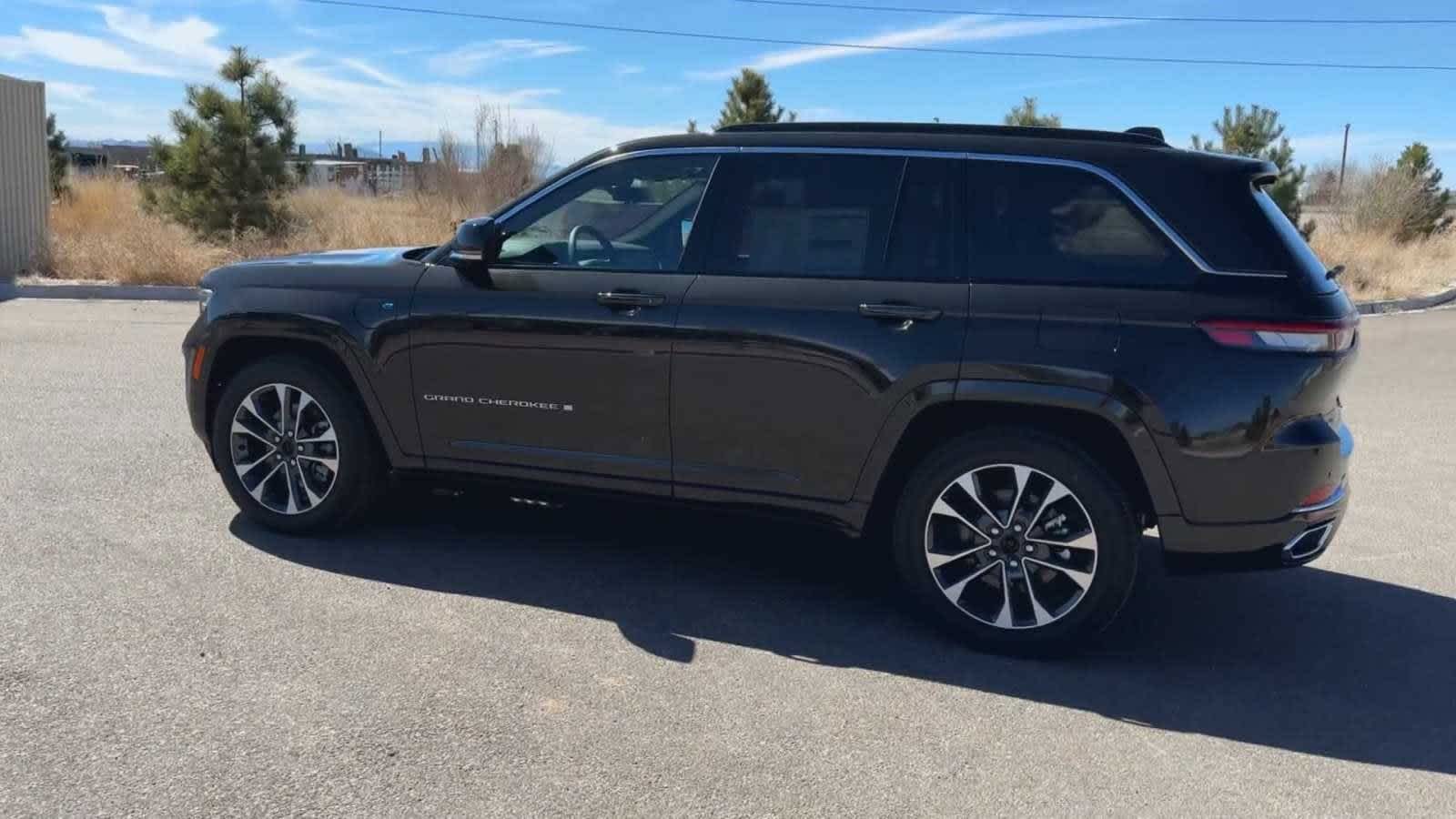 Thumbnail: 2024 Jeep Grand Cherokee - 8