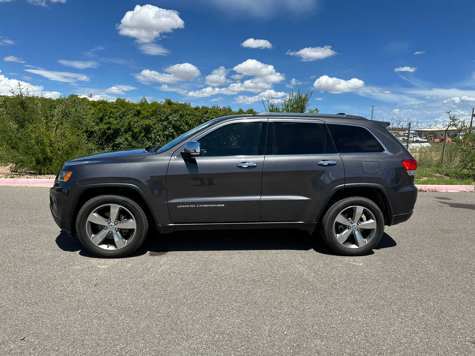 Used 2016 Jeep Grand Cherokee Limited with VIN 1C4RJFBG5GC319131 for sale in Santa Fe, NM