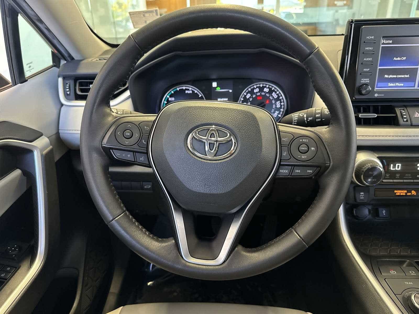 Thumbnail: 2022 Toyota RAV4 - 22