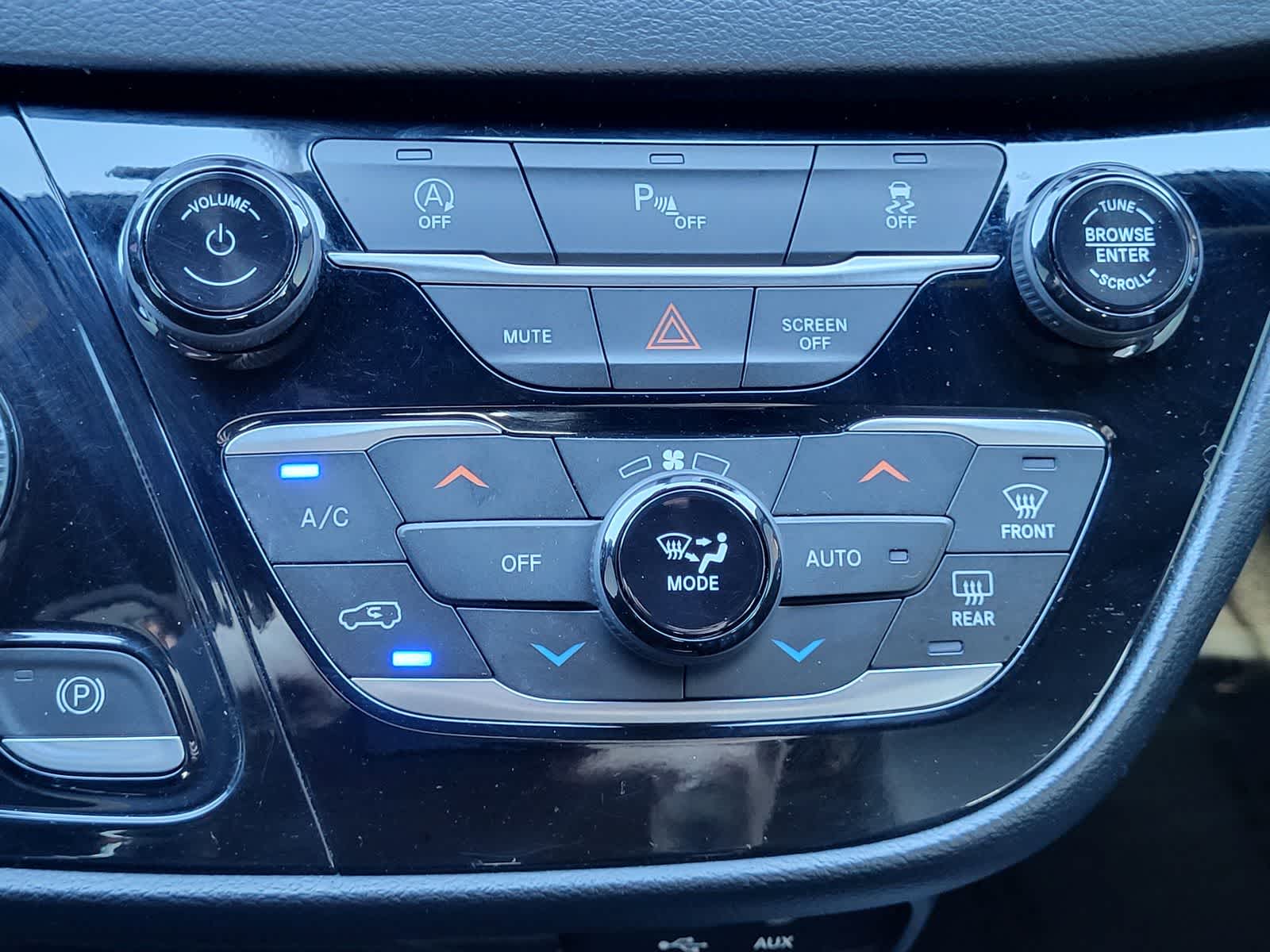 Thumbnail: 2020 Chrysler Pacifica - 22