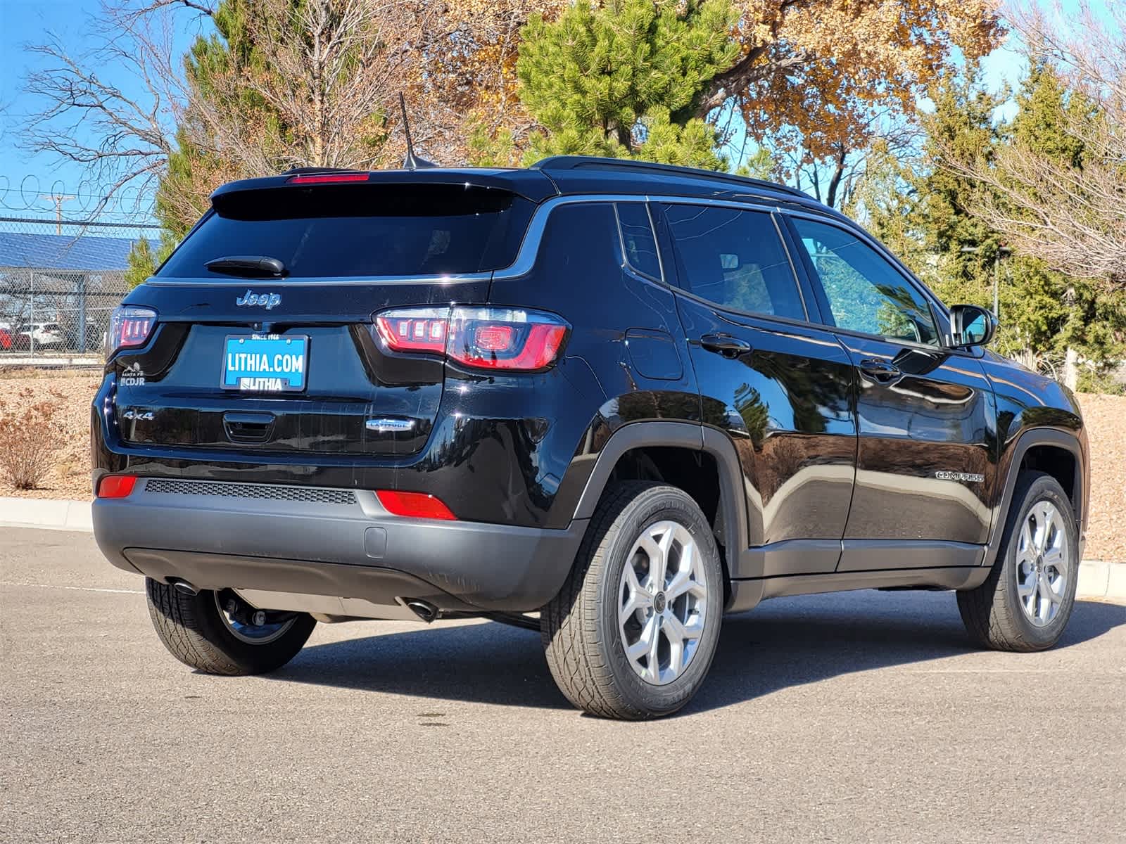 2026 Jeep Compass Latitude photo 2