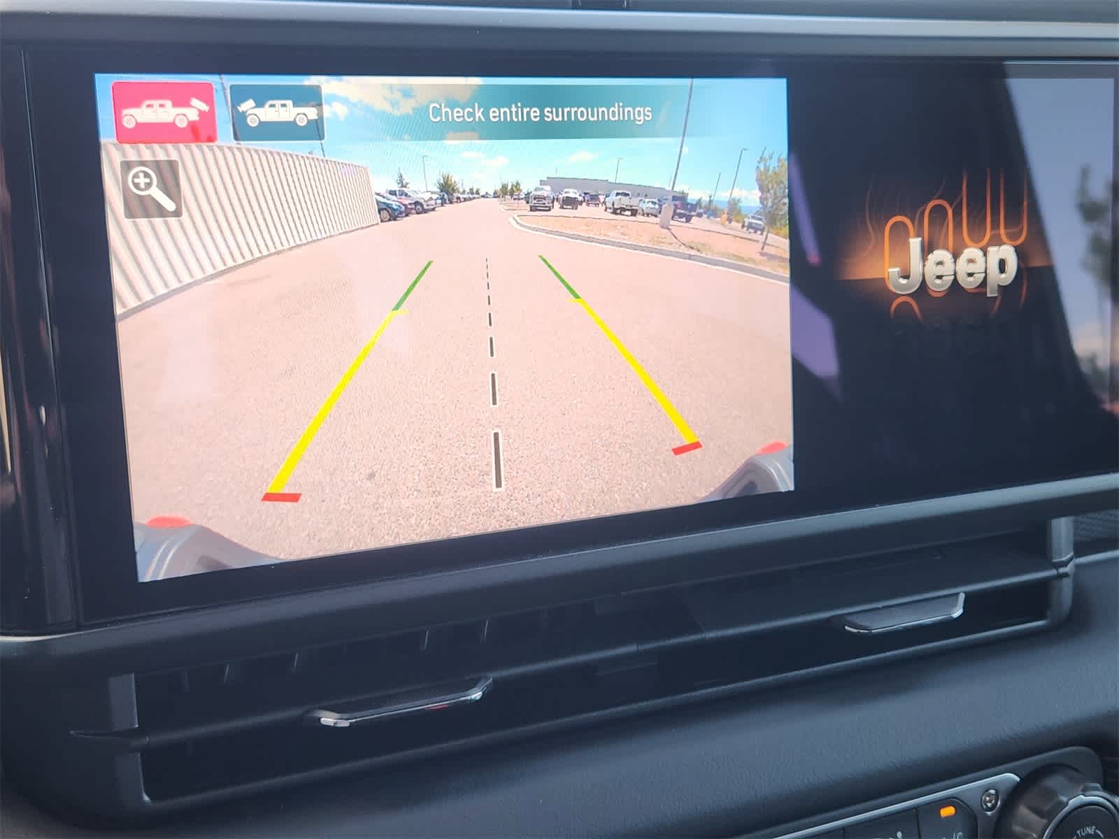 Thumbnail: 2025 Jeep Gladiator - 15