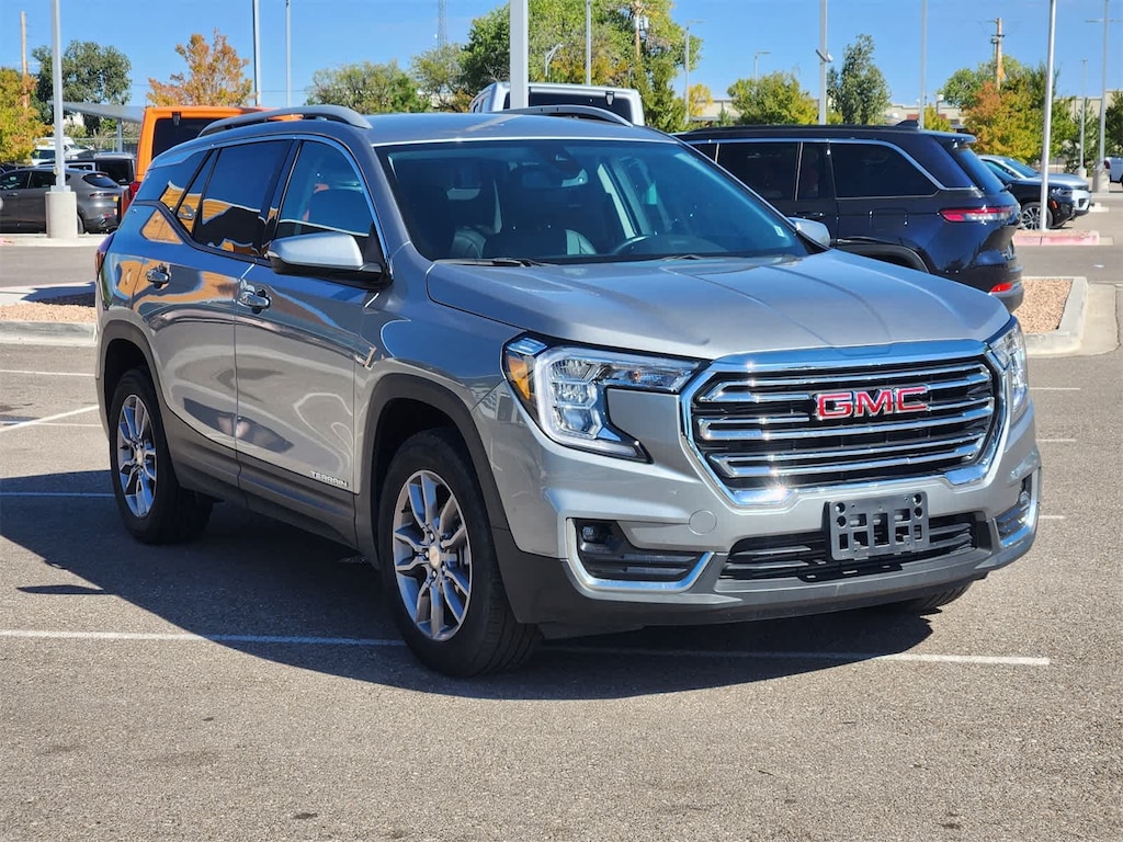 Used 2024 GMC Terrain SLT SUV