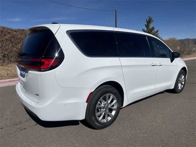 Thumbnail: 2025 Chrysler Pacifica - 31