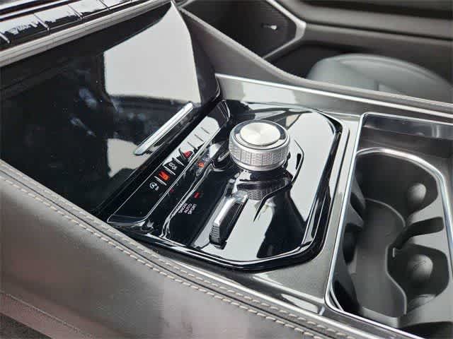 Thumbnail: 2024 Jeep Wagoneer - 17