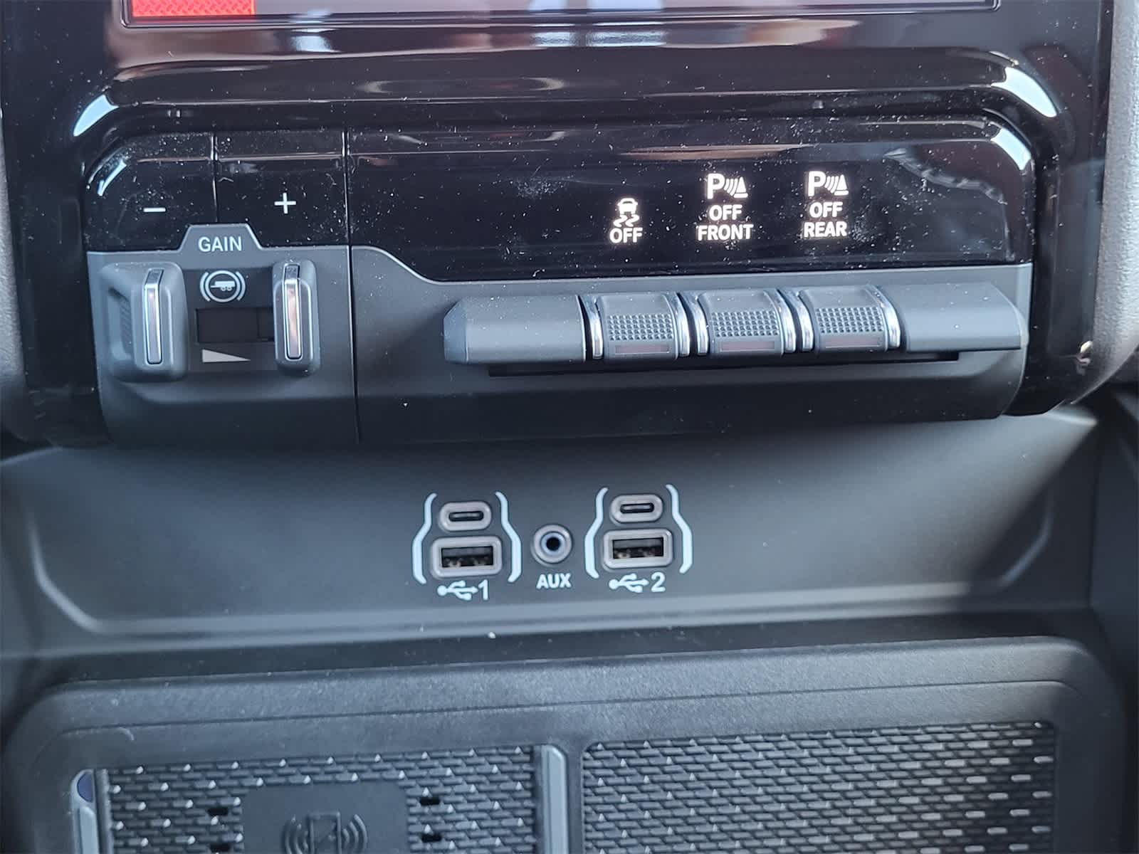 Thumbnail: 2026 RAM 1500 - 18