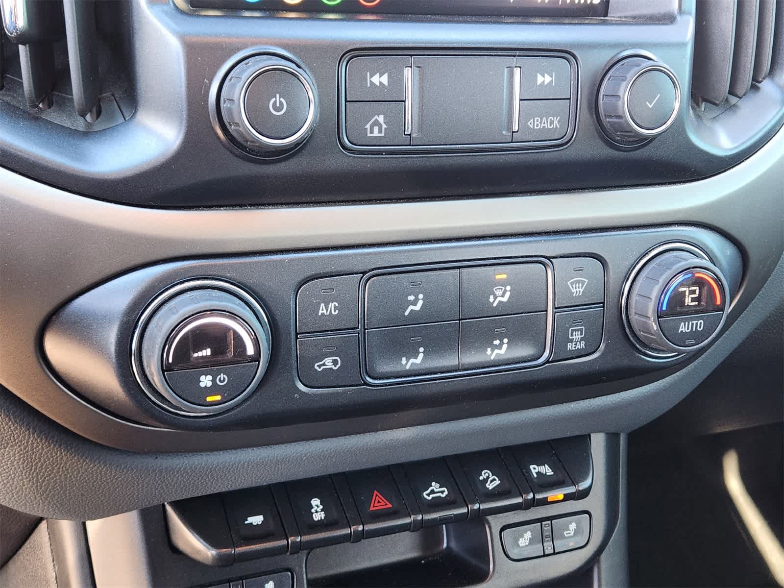 Thumbnail: 2022 Chevrolet Colorado - 18